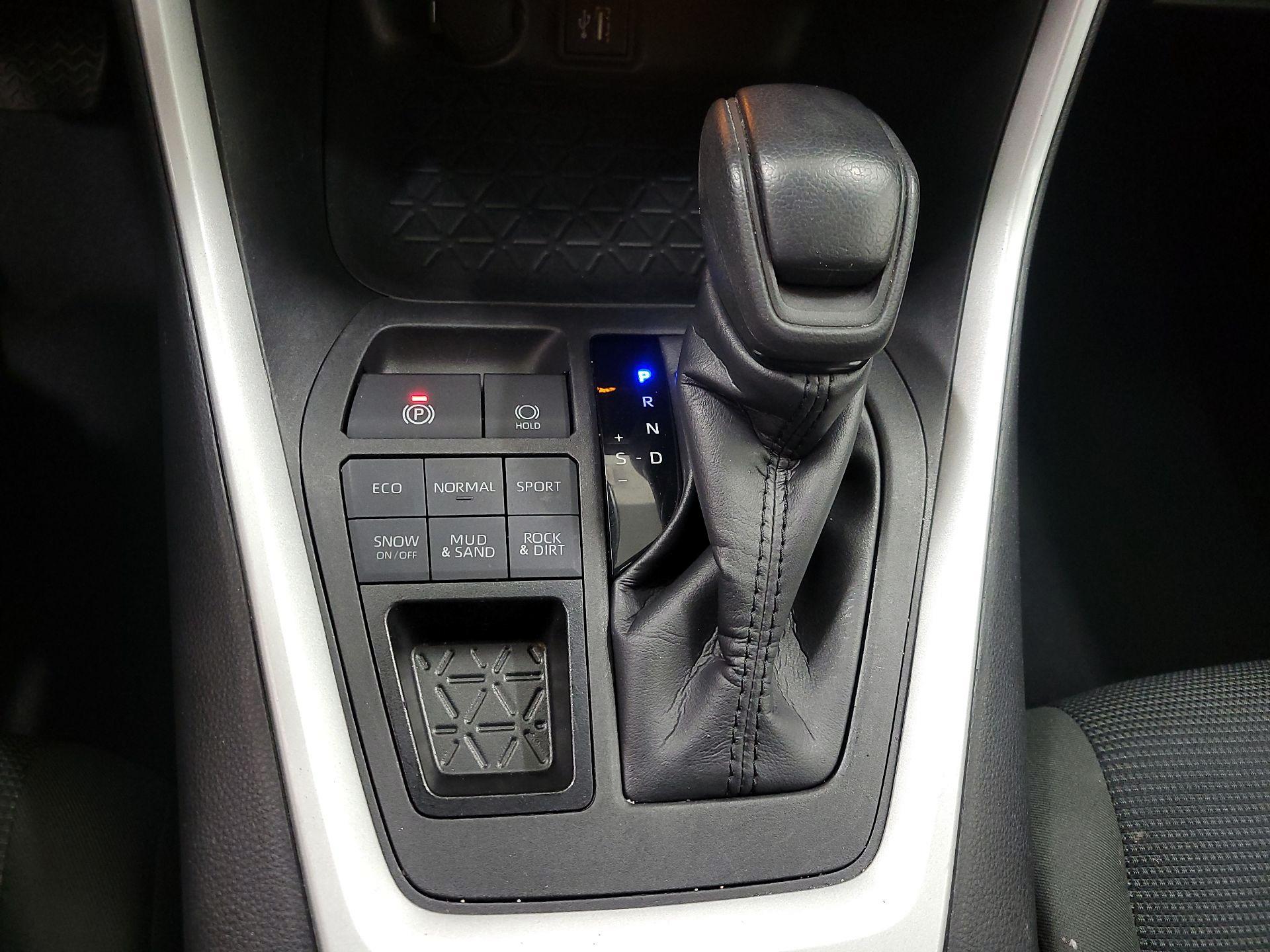 Thumbnail: 2024 Toyota RAV4 - 17