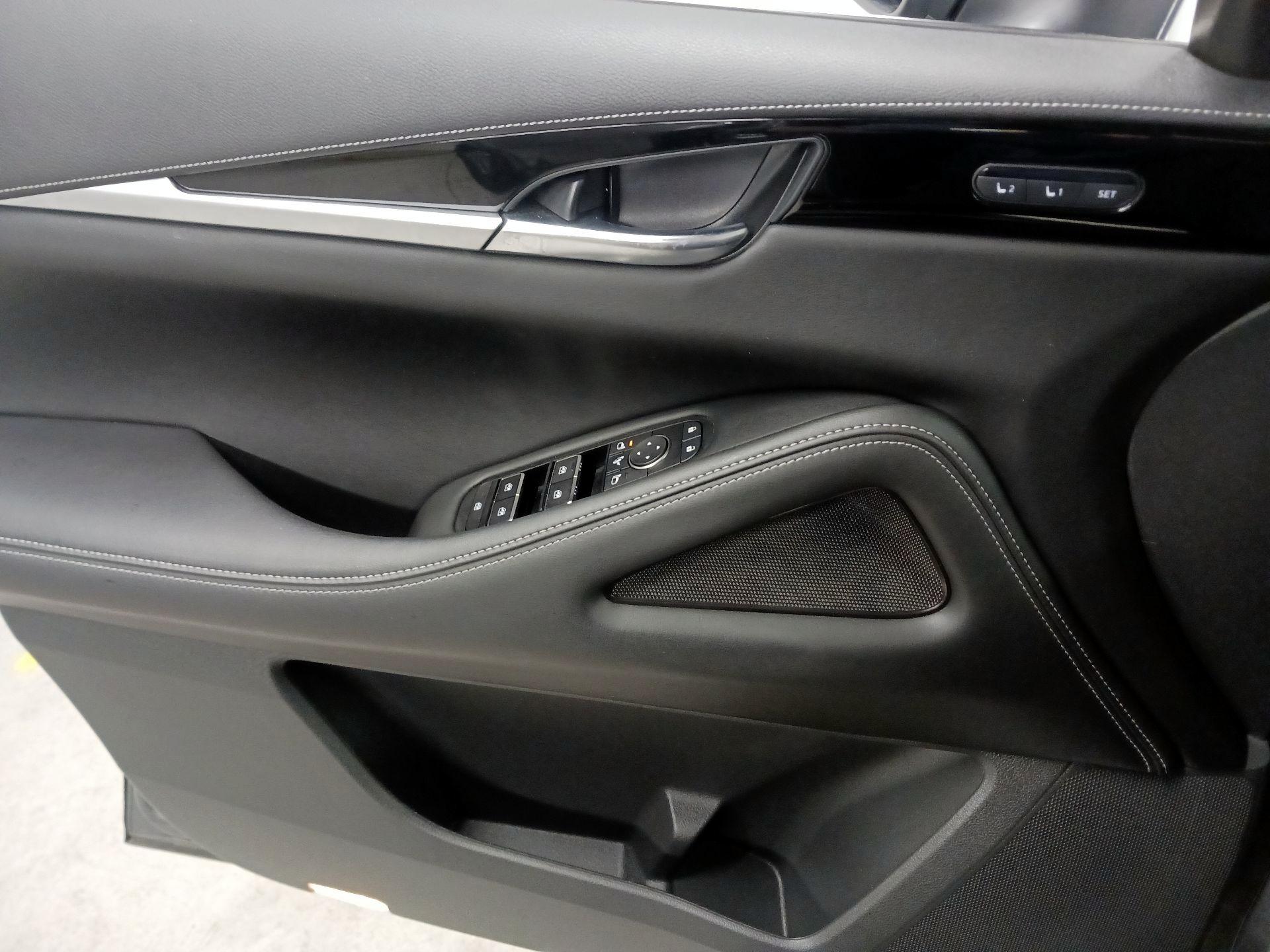 Thumbnail: 2023 INFINITI QX60 - 12