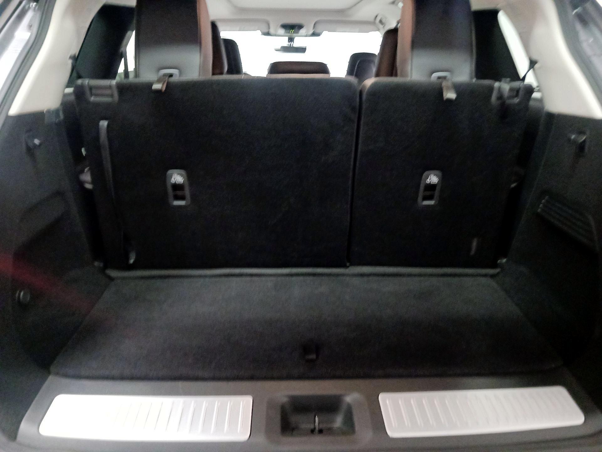 Thumbnail: 2023 INFINITI QX60 - 16