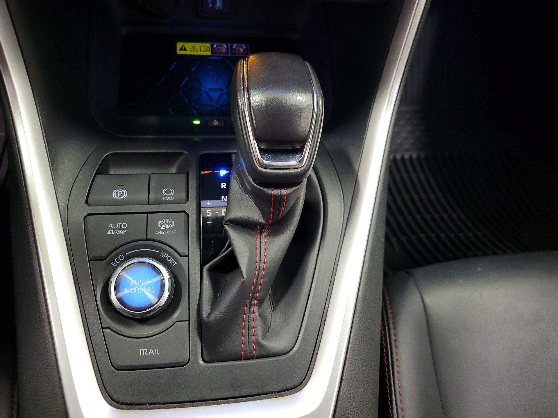 Thumbnail: 2023 Toyota RAV4 - 17