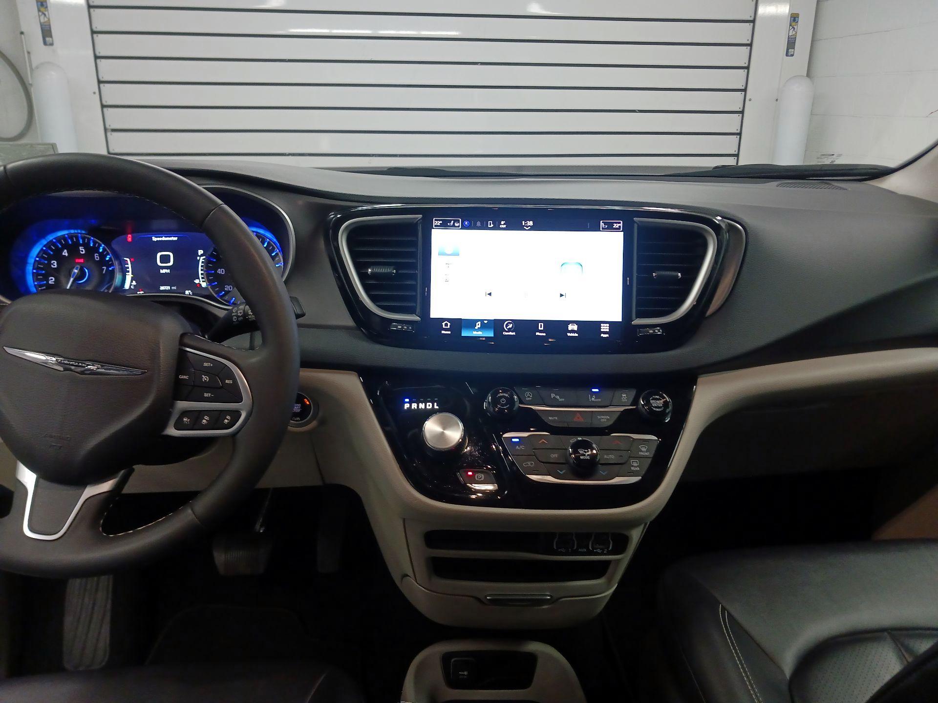 Thumbnail: 2024 Chrysler Pacifica - 9