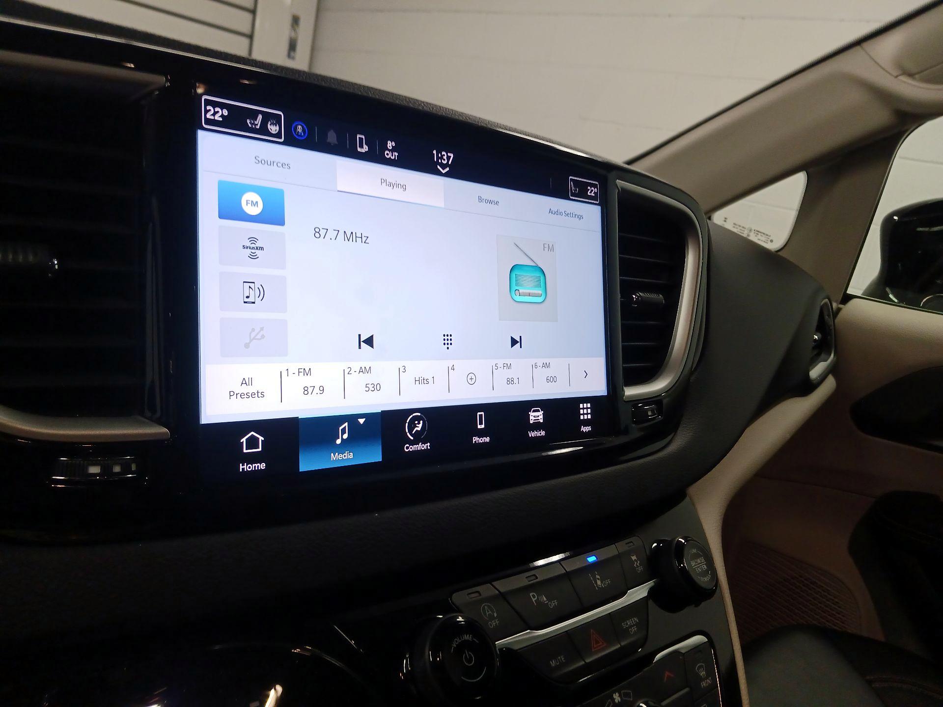 Thumbnail: 2024 Chrysler Pacifica - 14