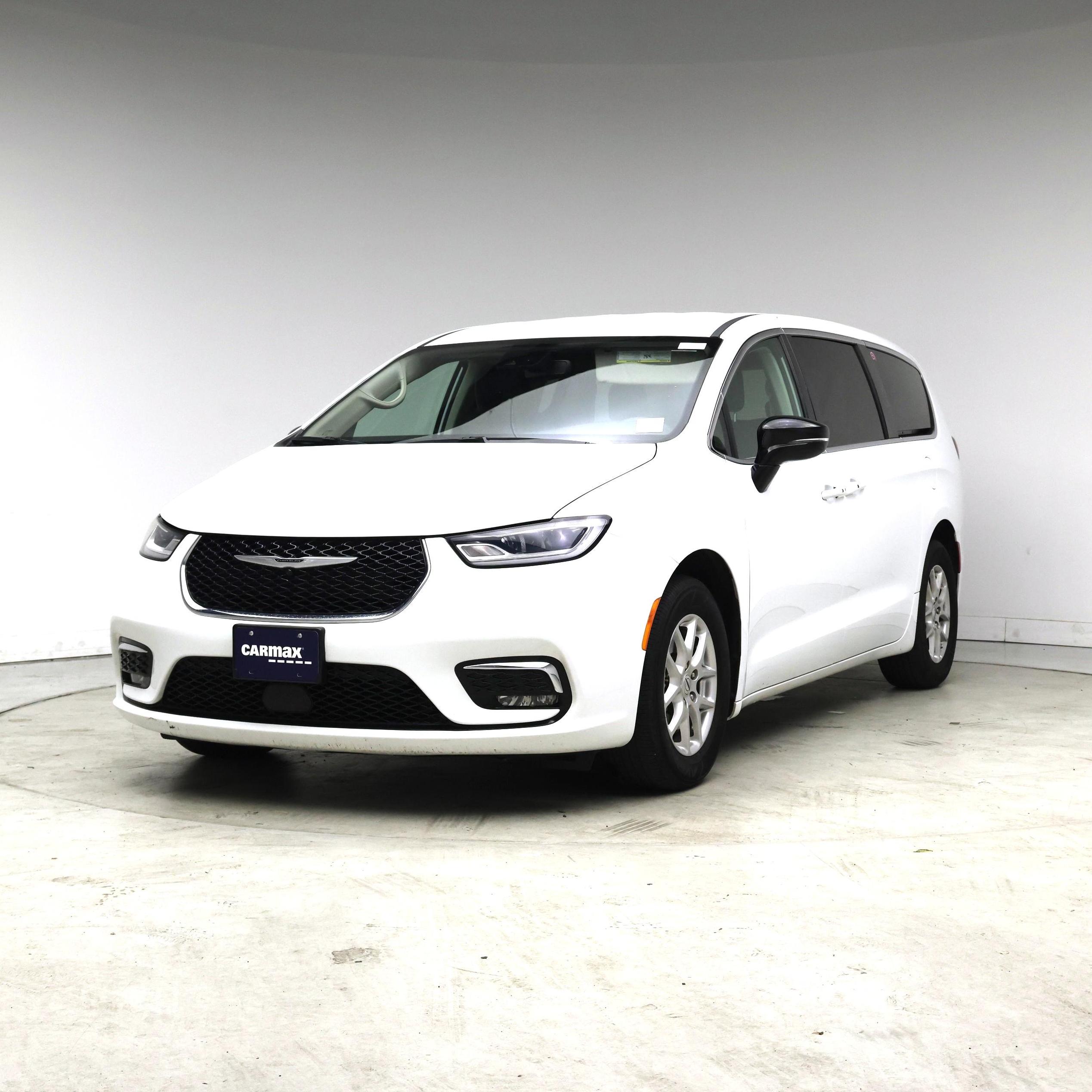 Thumbnail: 2024 Chrysler Pacifica - 4