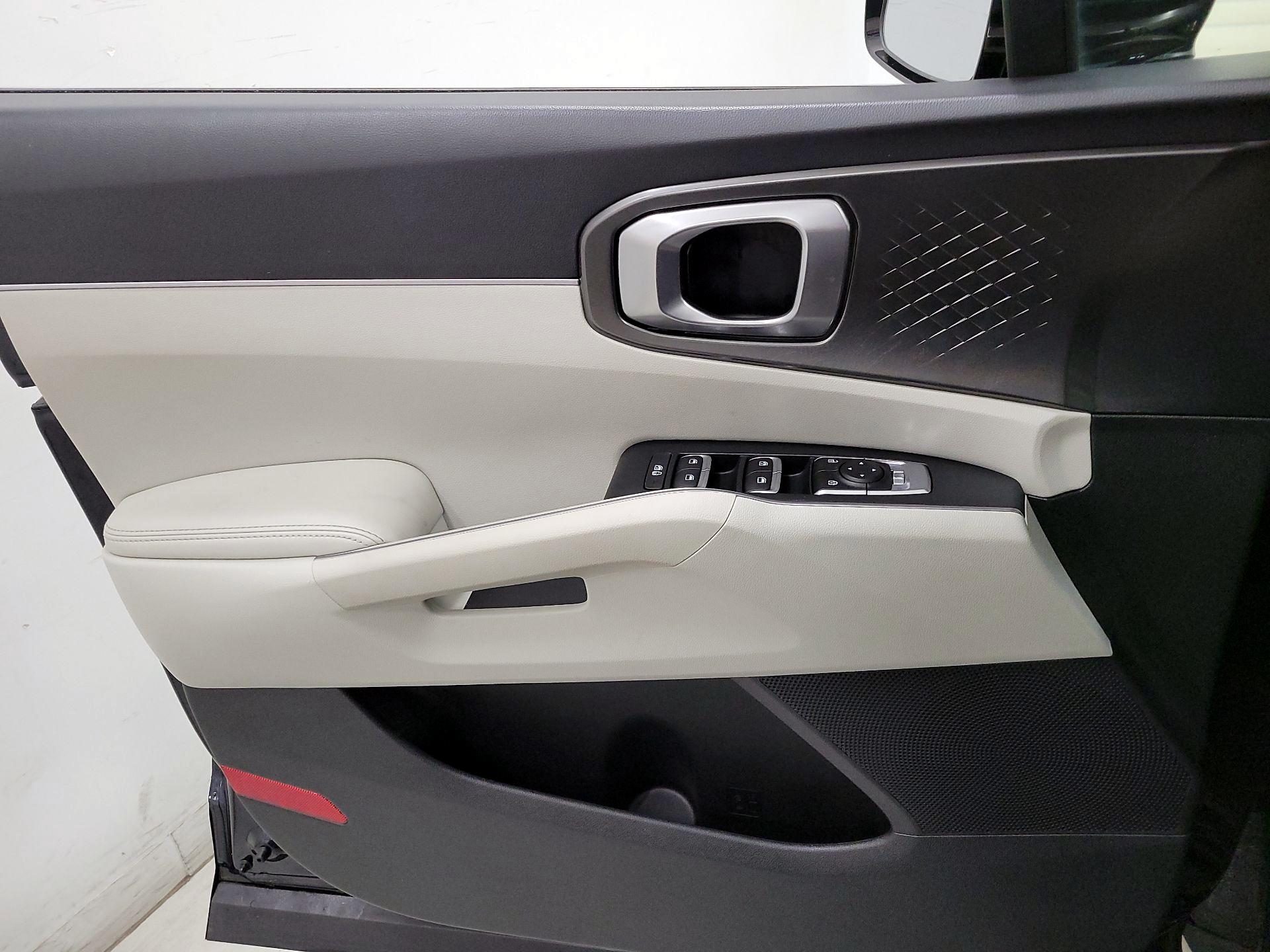 Thumbnail: 2023 Kia Sorento - 12