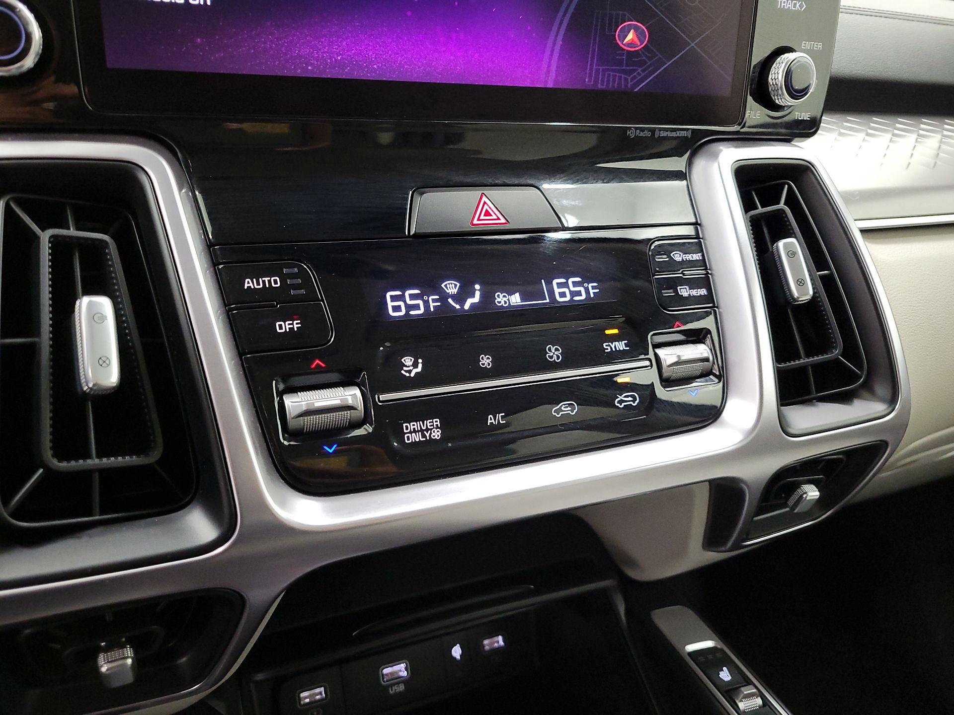 Thumbnail: 2023 Kia Sorento - 17