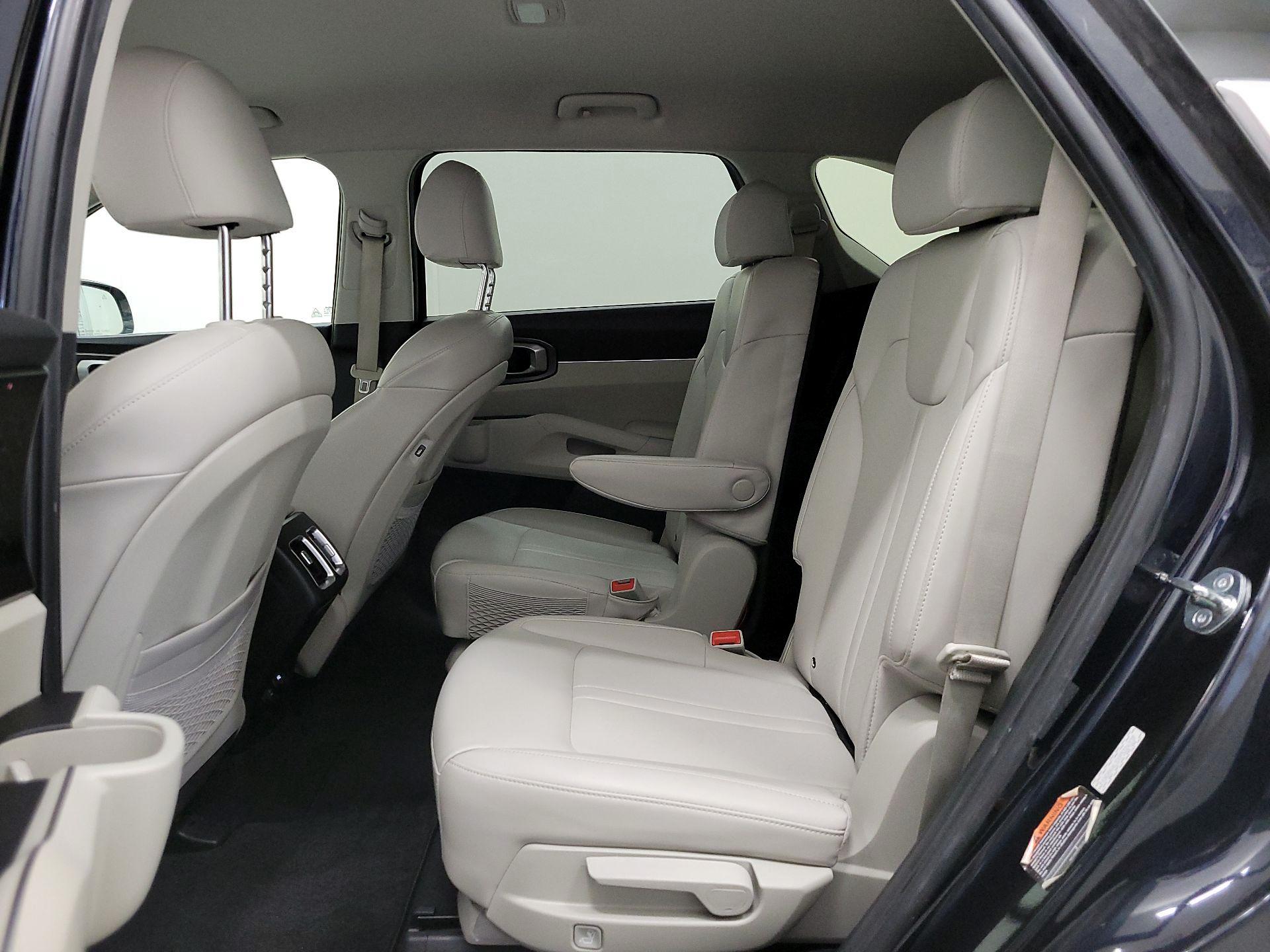 Thumbnail: 2023 Kia Sorento - 20