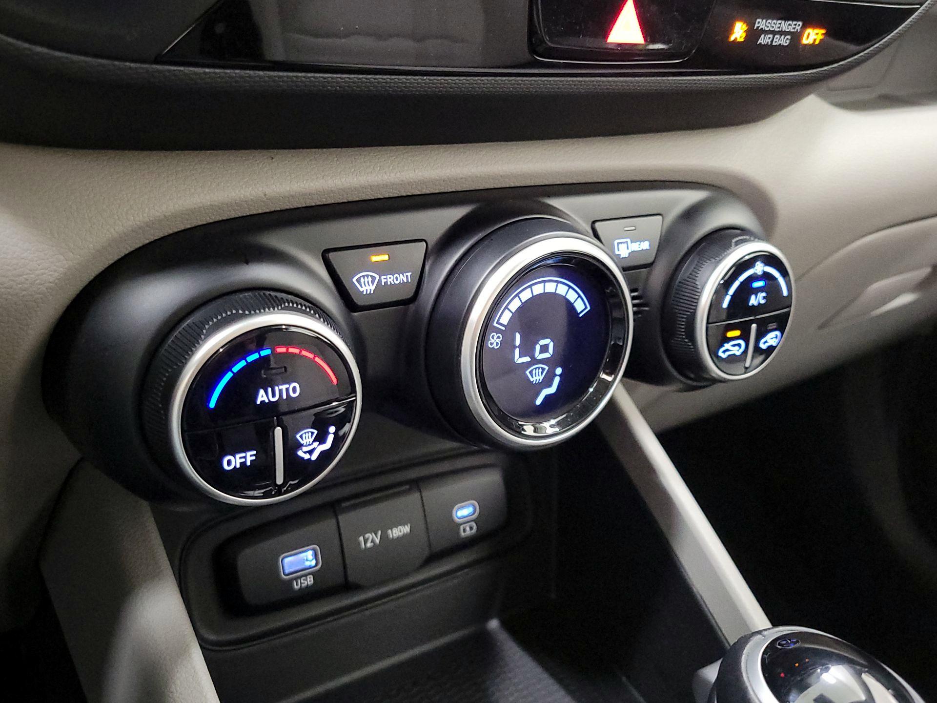 Thumbnail: 2023 Hyundai Venue - 15