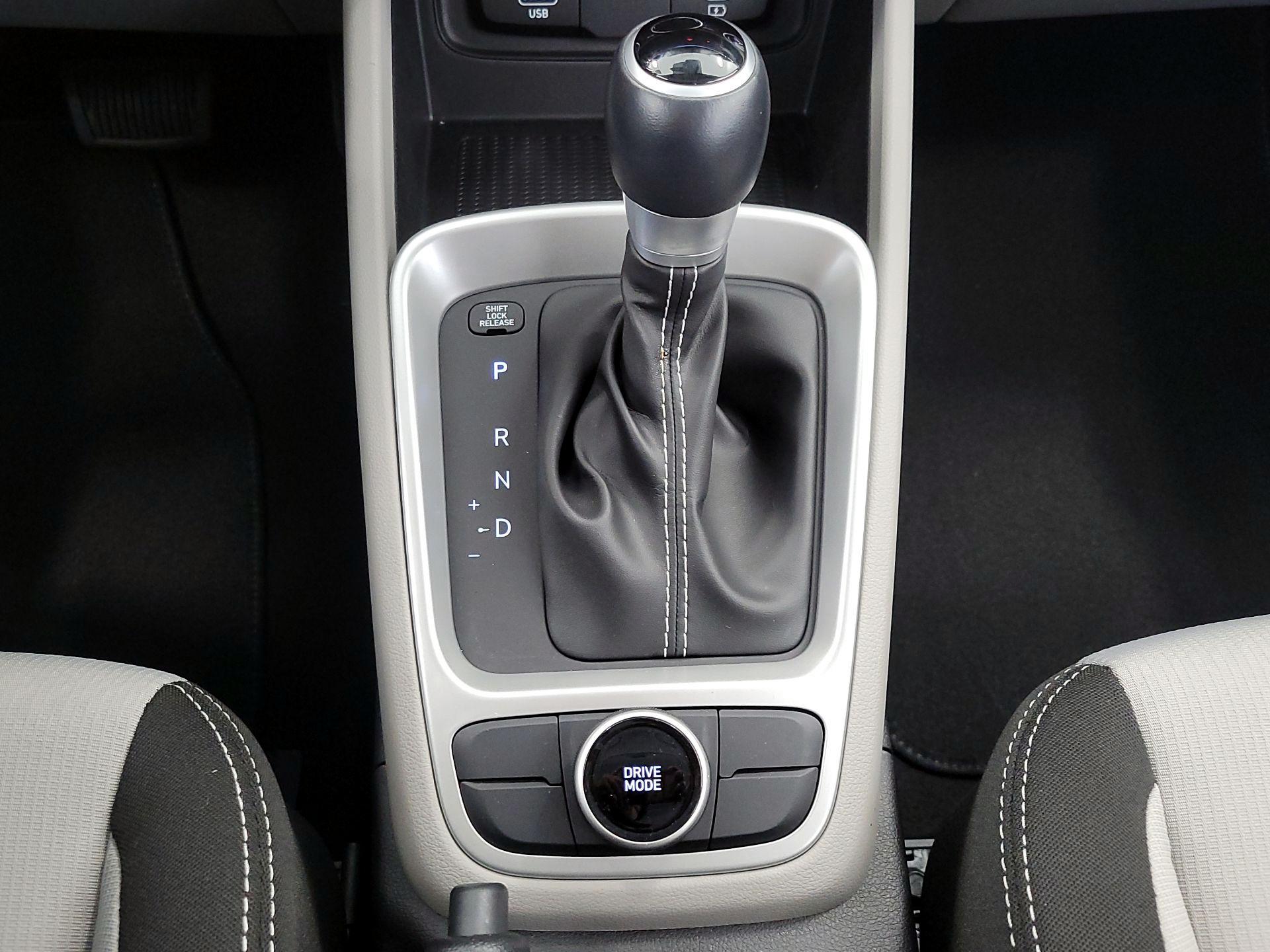 Thumbnail: 2023 Hyundai Venue - 16