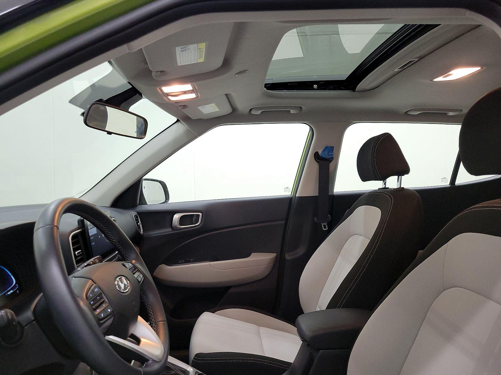 Thumbnail: 2023 Hyundai Venue - 18