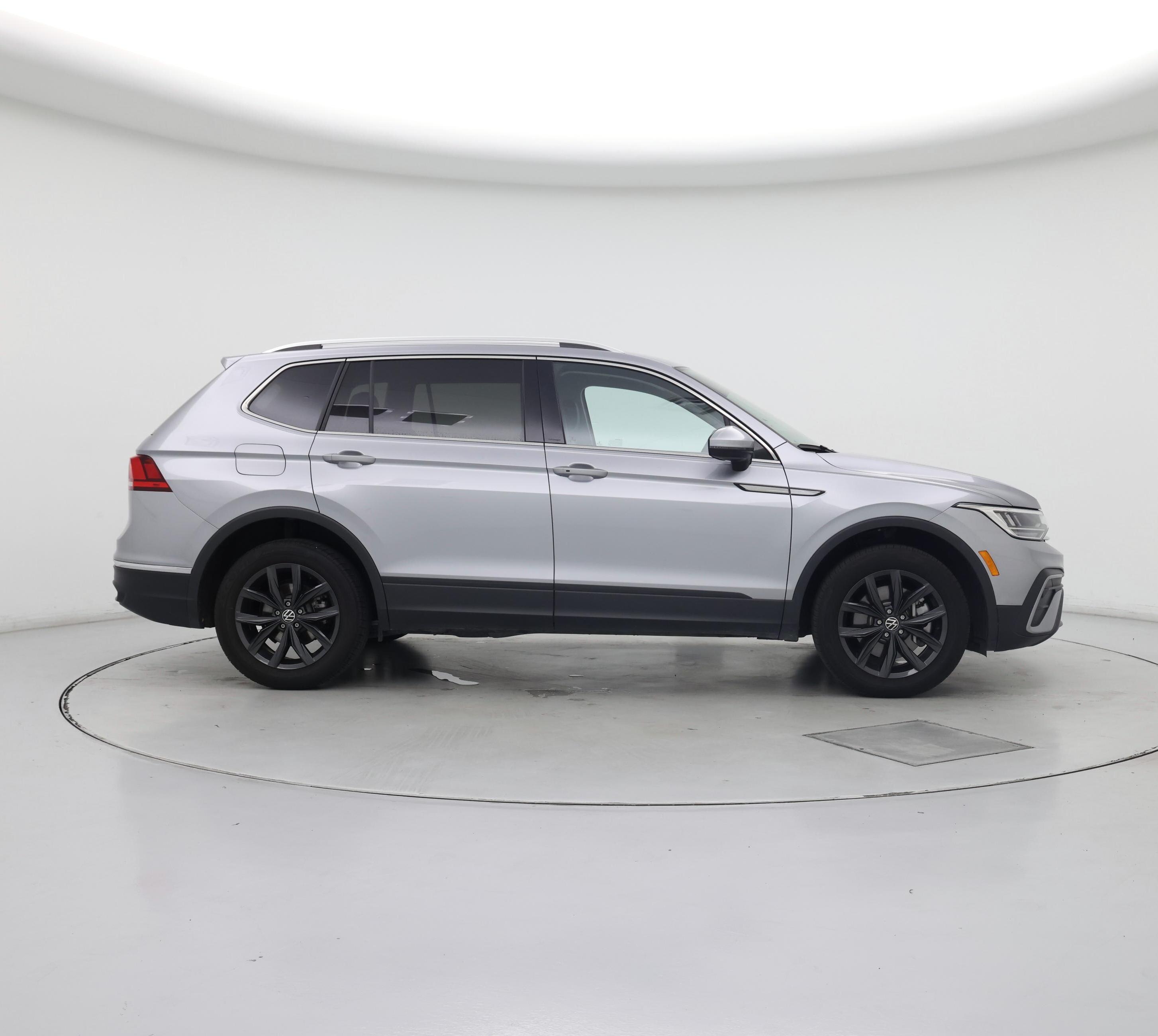 Thumbnail: 2024 Volkswagen Tiguan - 7