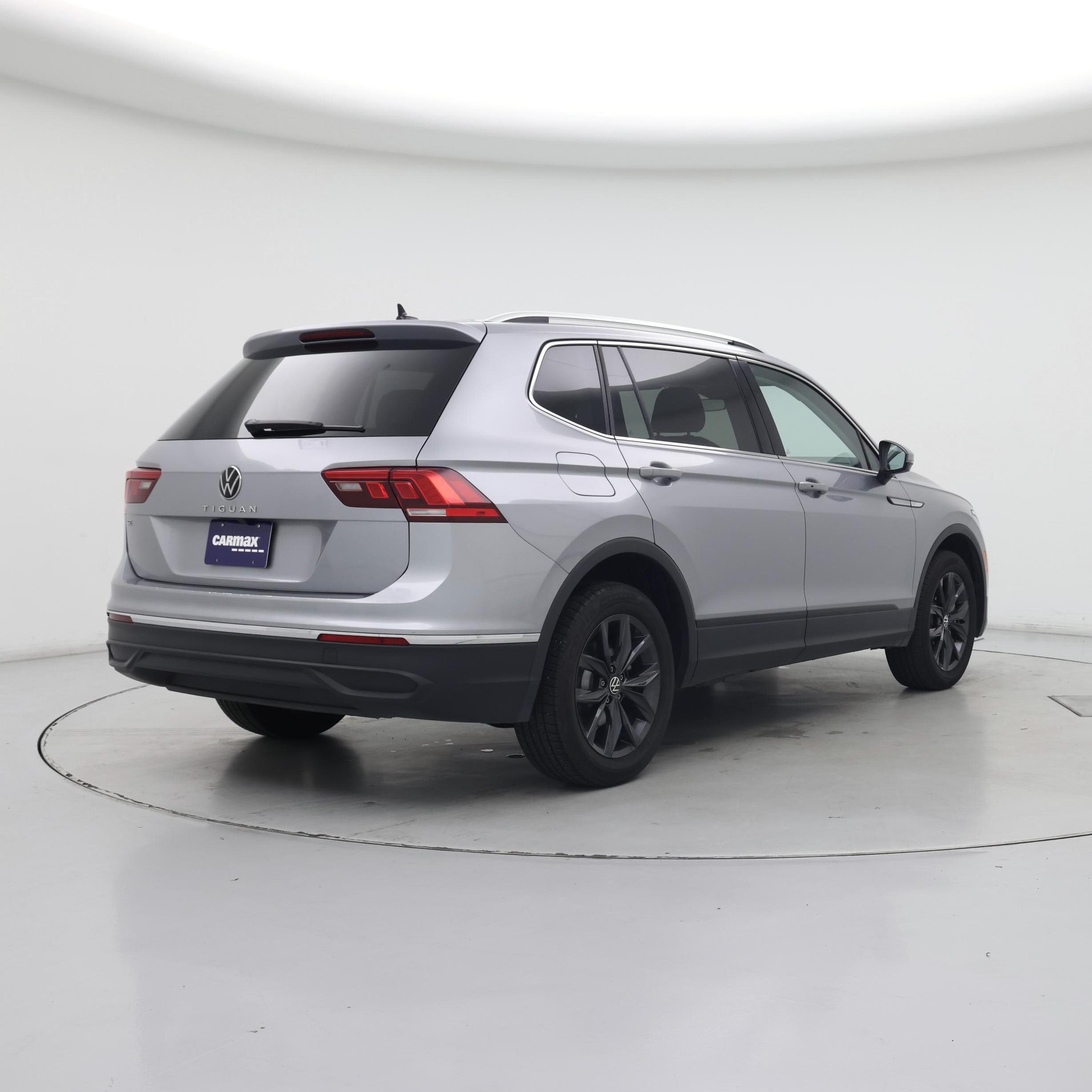 Thumbnail: 2024 Volkswagen Tiguan - 8