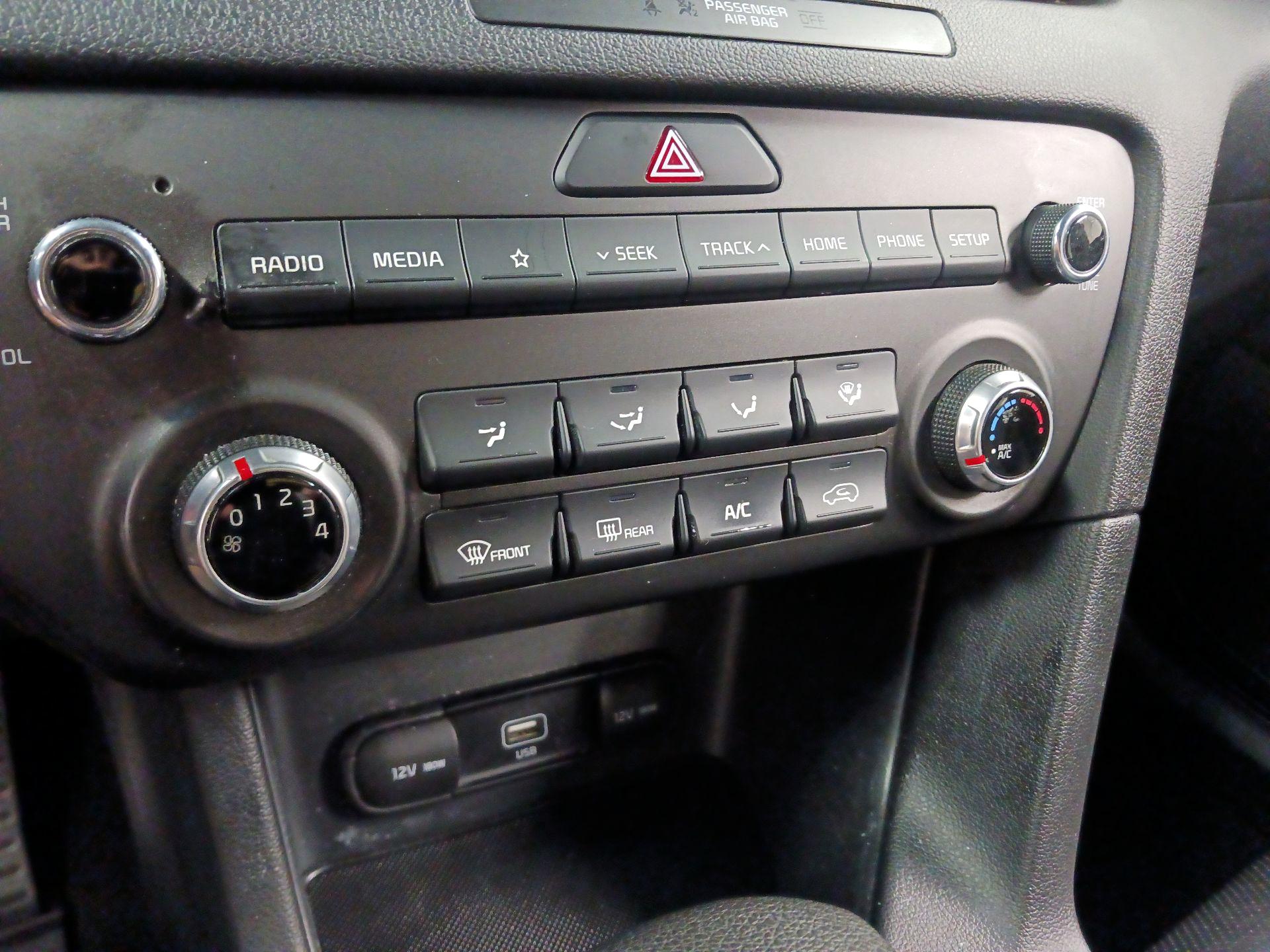 Thumbnail: 2021 Kia Sportage - 15