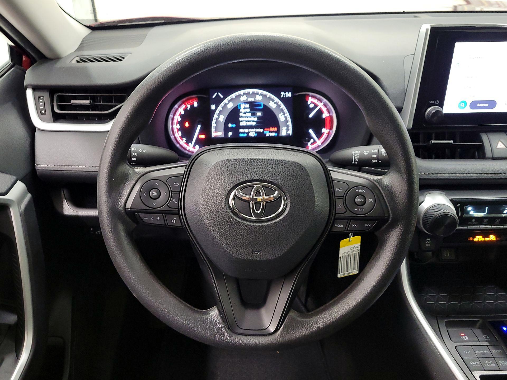 Thumbnail: 2024 Toyota RAV4 - 10