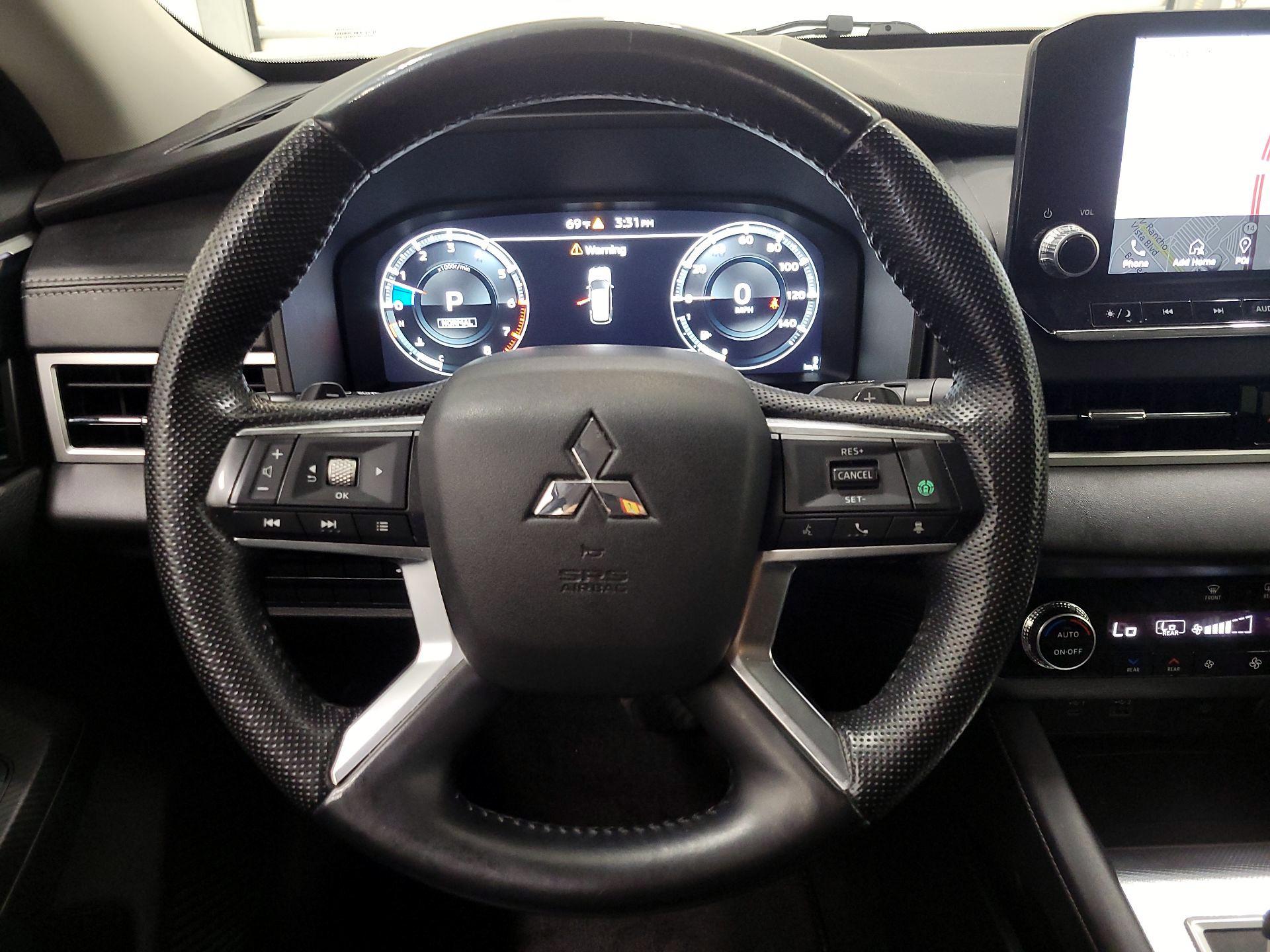 Thumbnail: 2022 Mitsubishi Outlander - 10