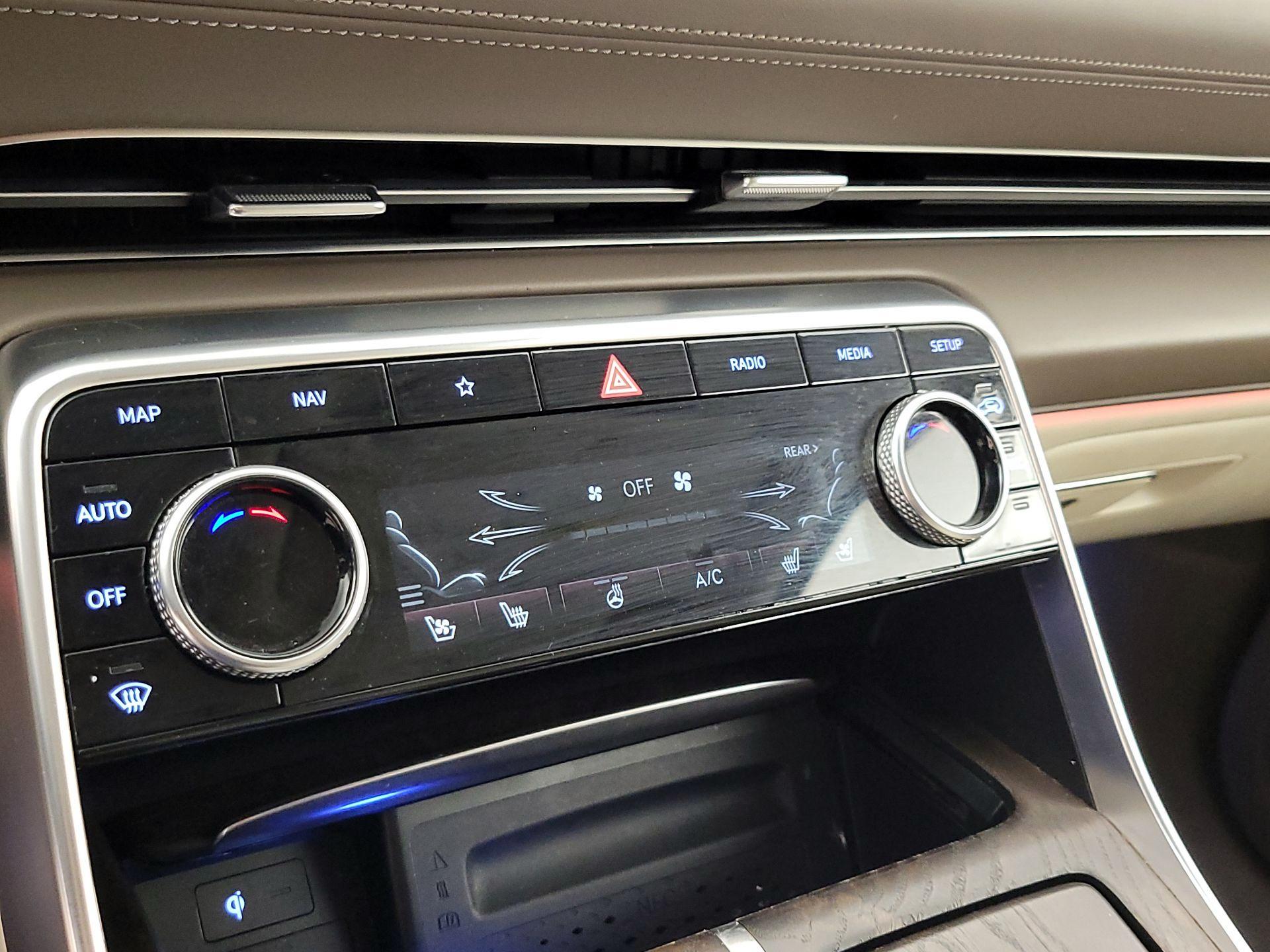 Thumbnail: 2021 Genesis GV80 - 17