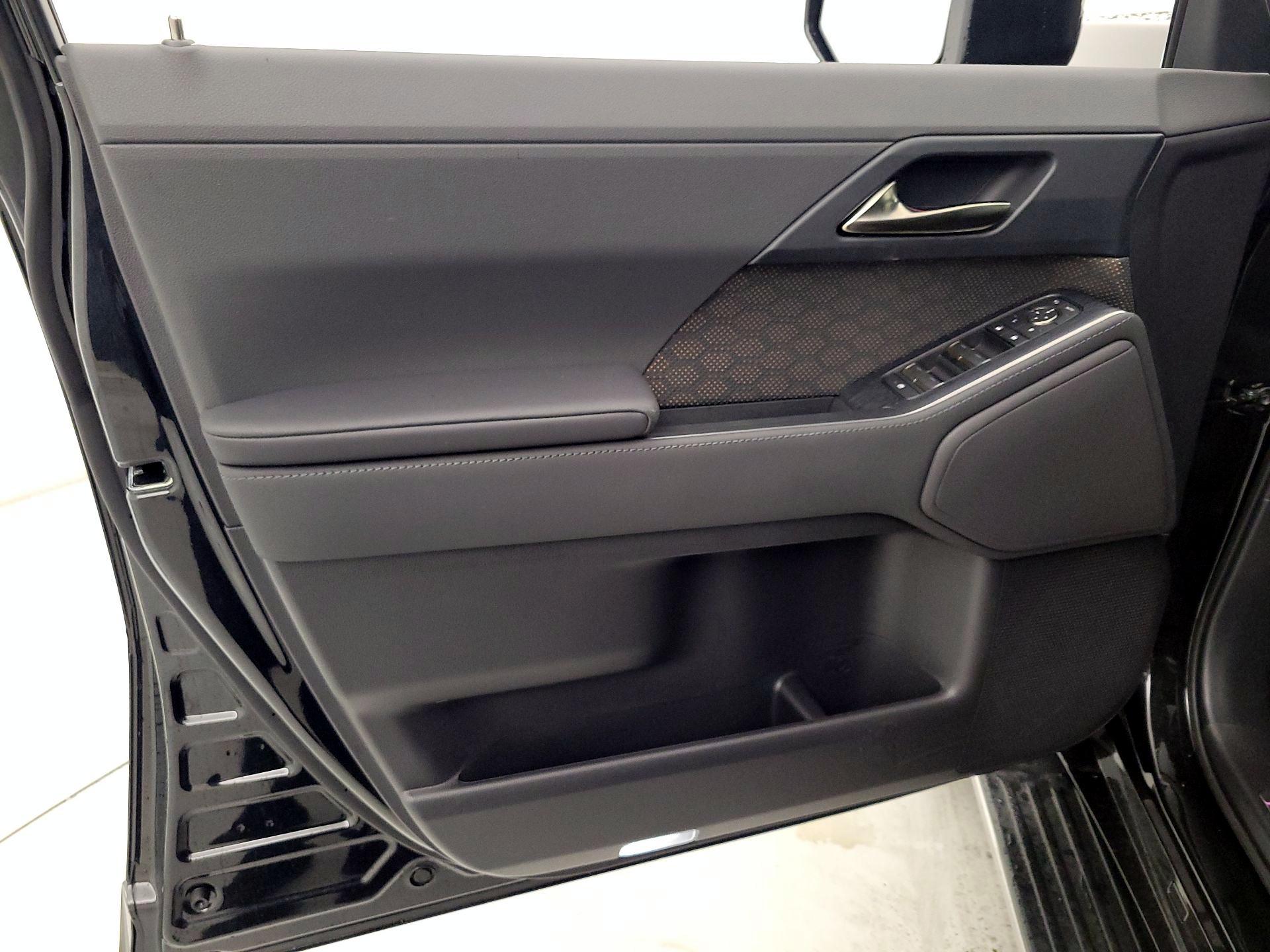 Thumbnail: 2025 Lexus GX - 12