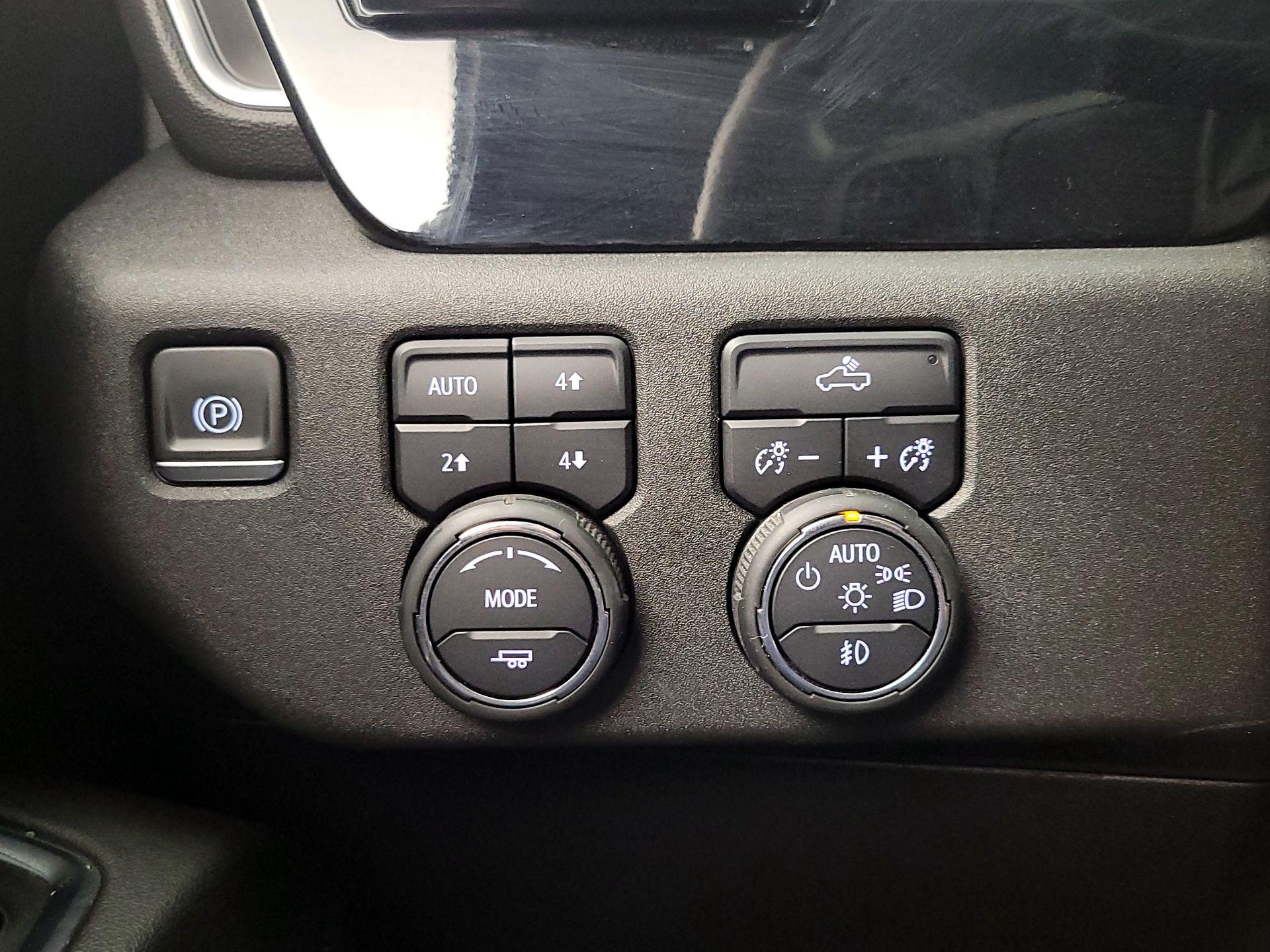 Thumbnail: 2023 Chevrolet Silverado 1500 - 13