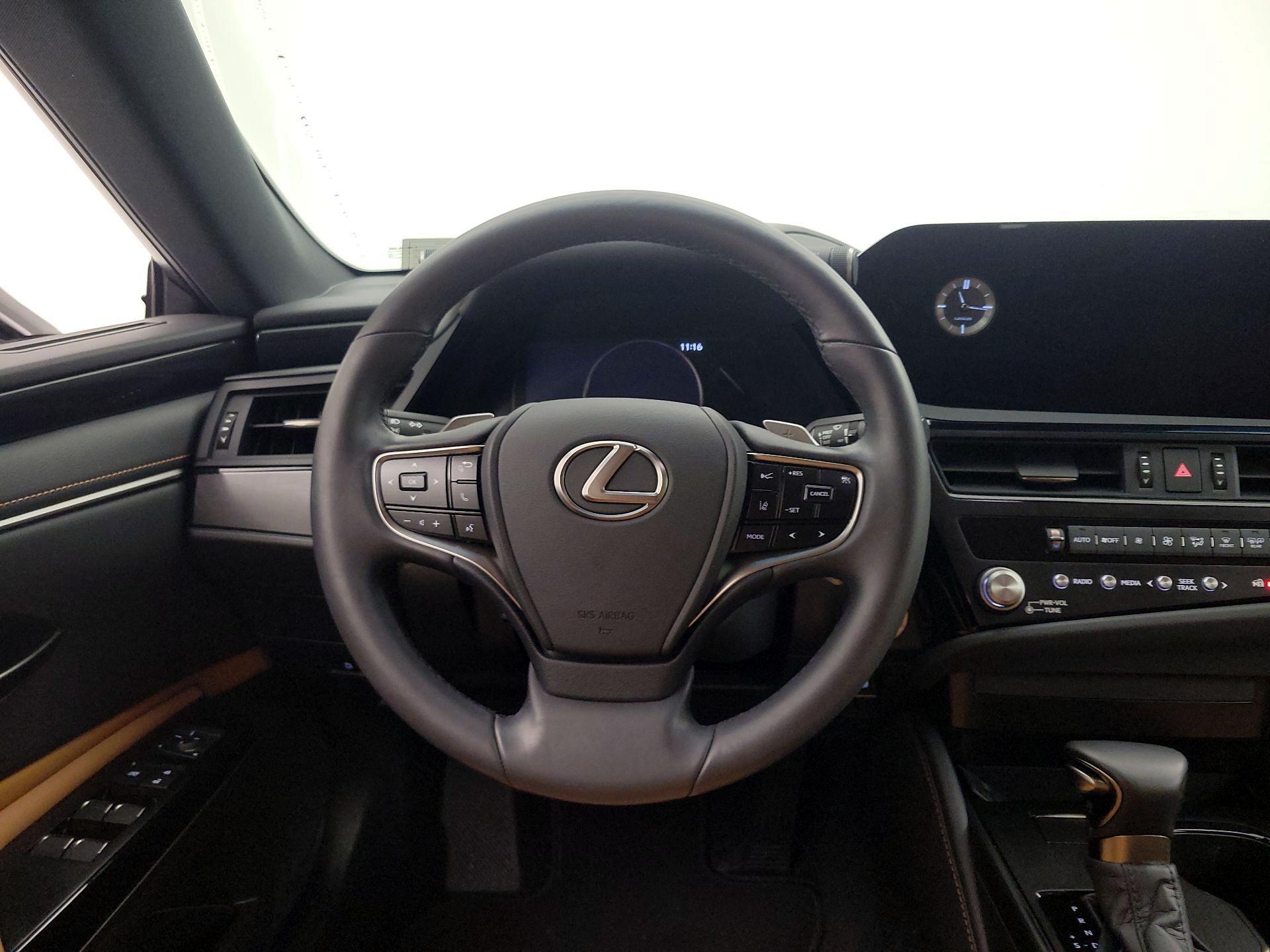 Thumbnail: 2025 Lexus ES - 10