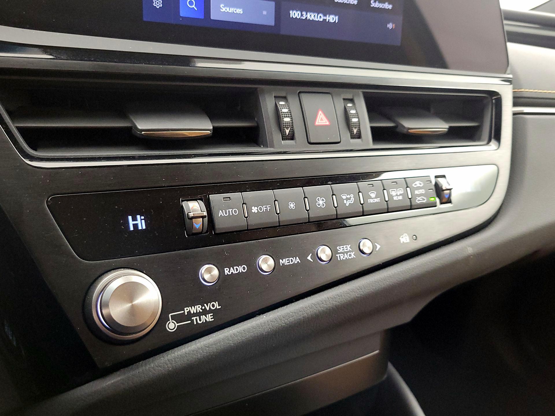 Thumbnail: 2025 Lexus ES - 16