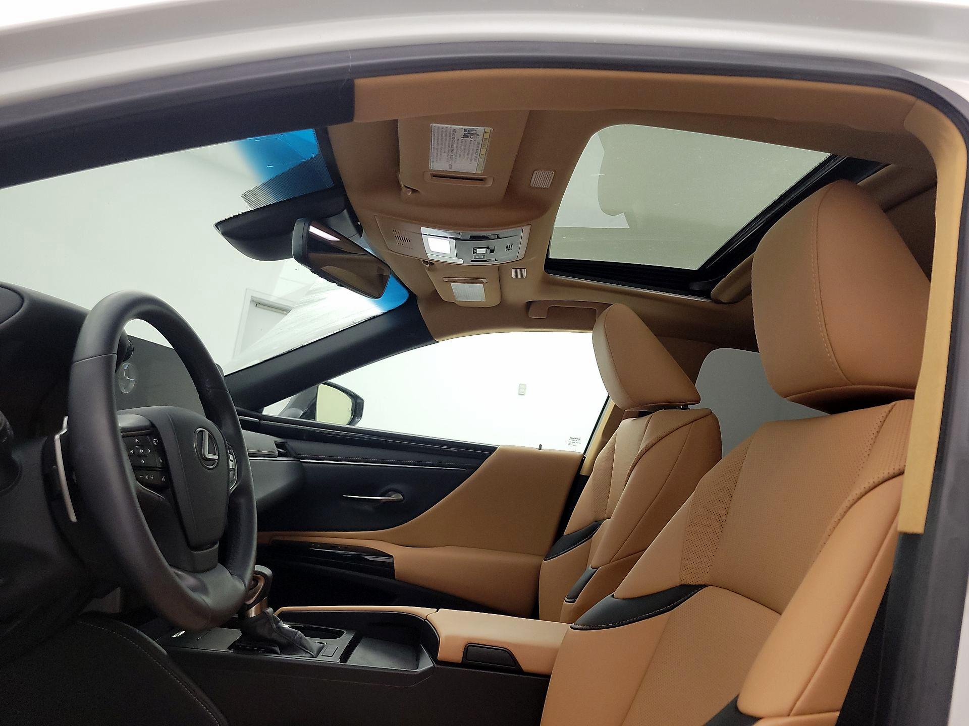 Thumbnail: 2025 Lexus ES - 19