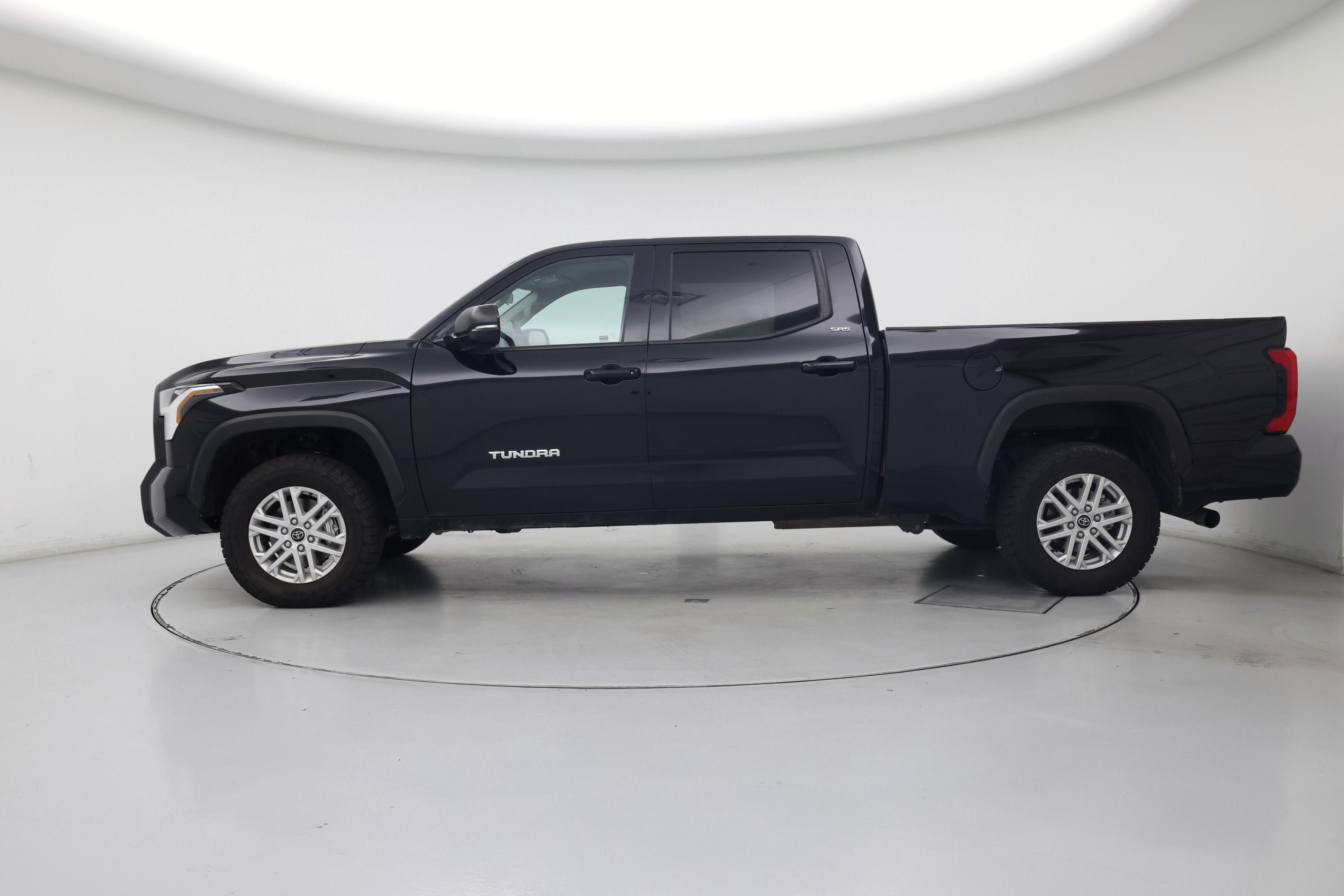 Thumbnail: 2024 Toyota Tundra - 3