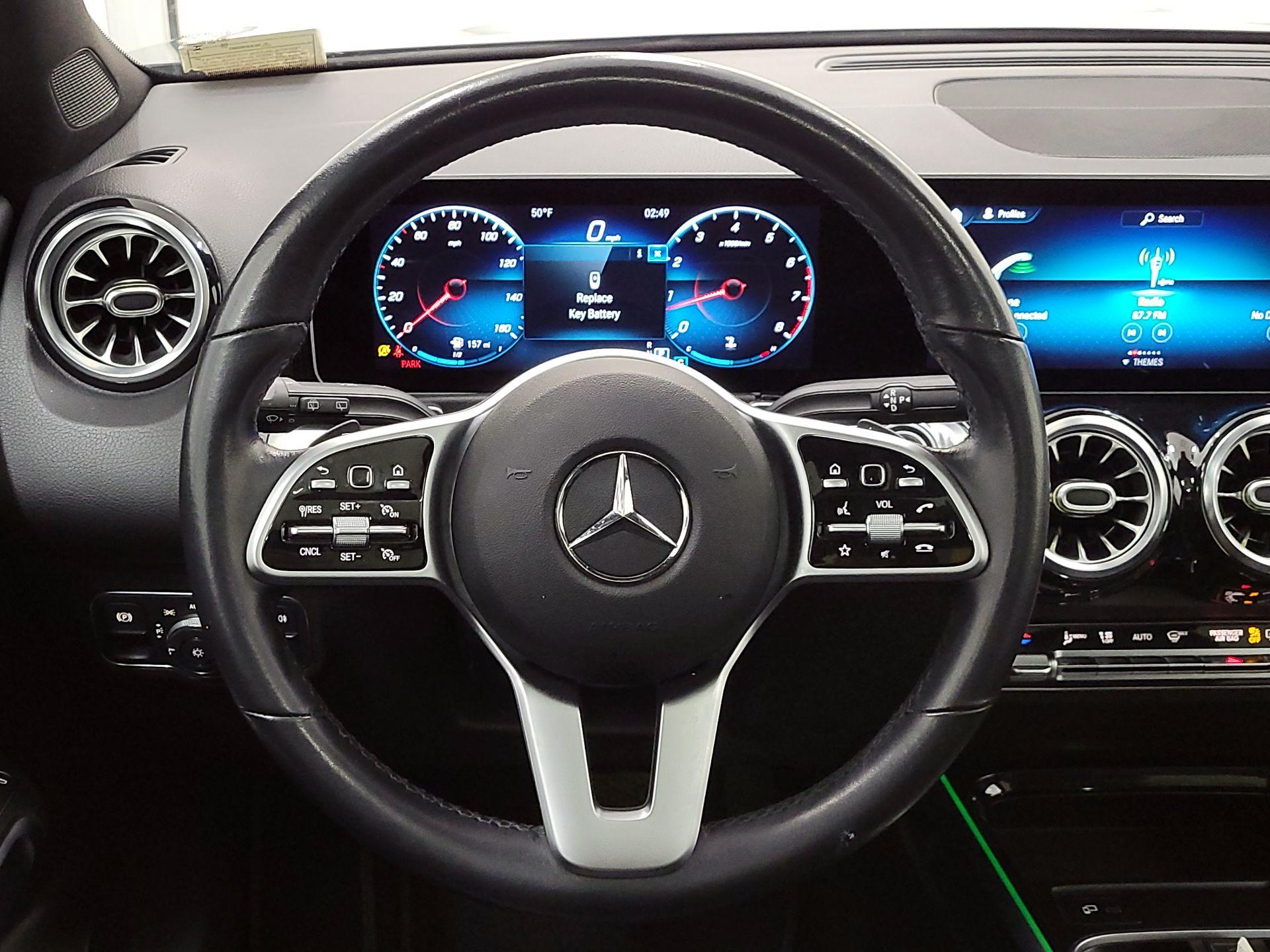 Thumbnail: 2021 Mercedes-Benz GLB - 10