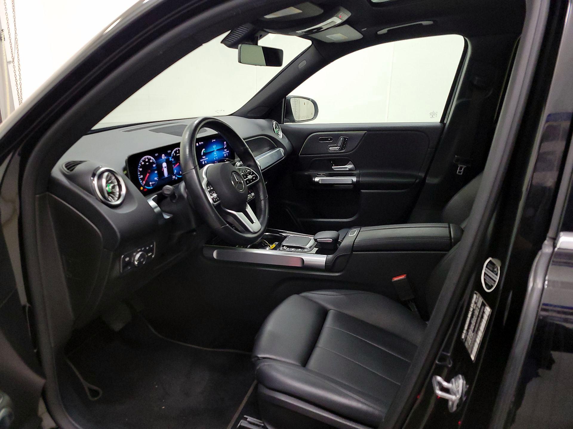 Thumbnail: 2021 Mercedes-Benz GLB - 11