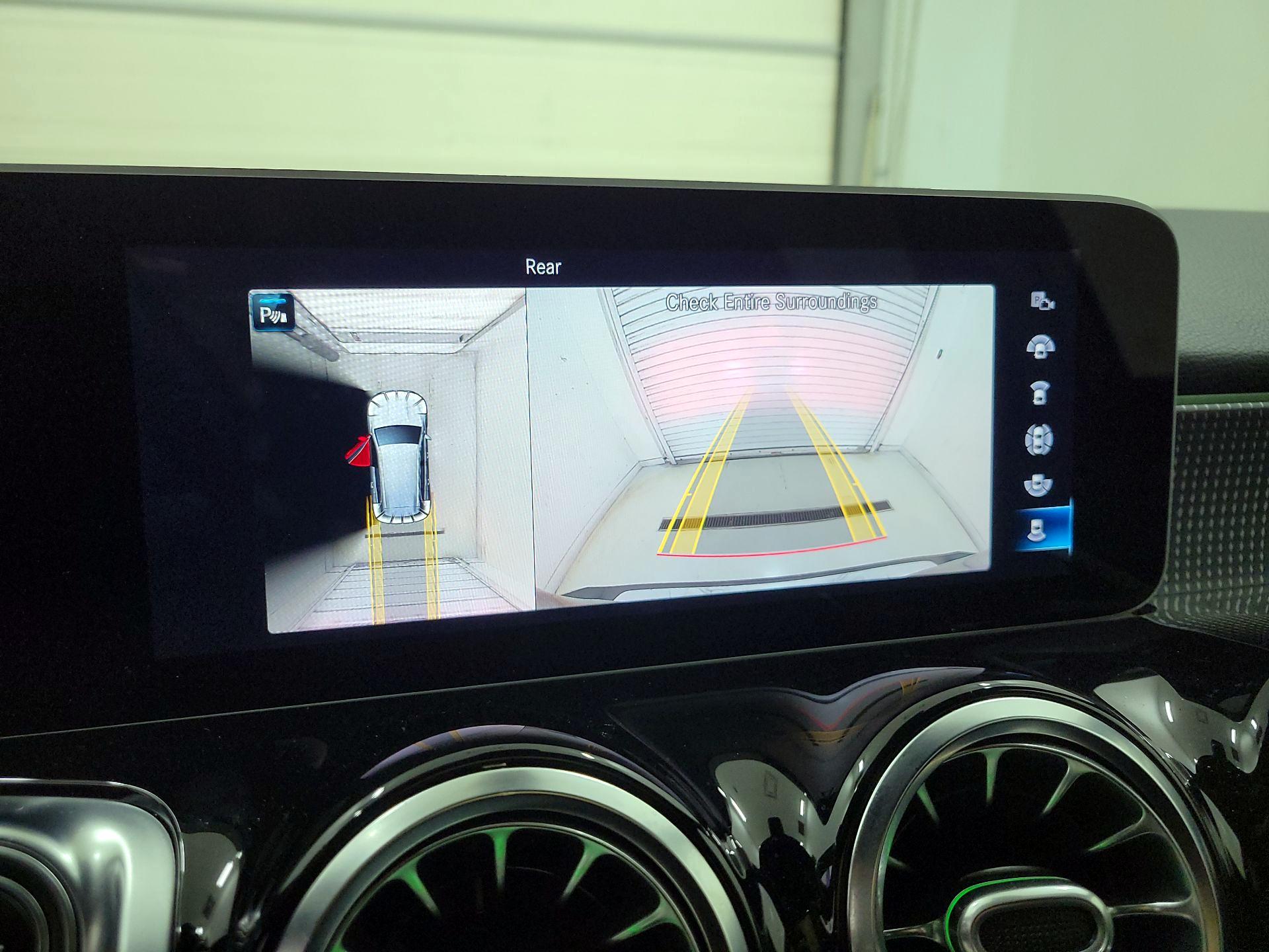 Thumbnail: 2021 Mercedes-Benz GLB - 14