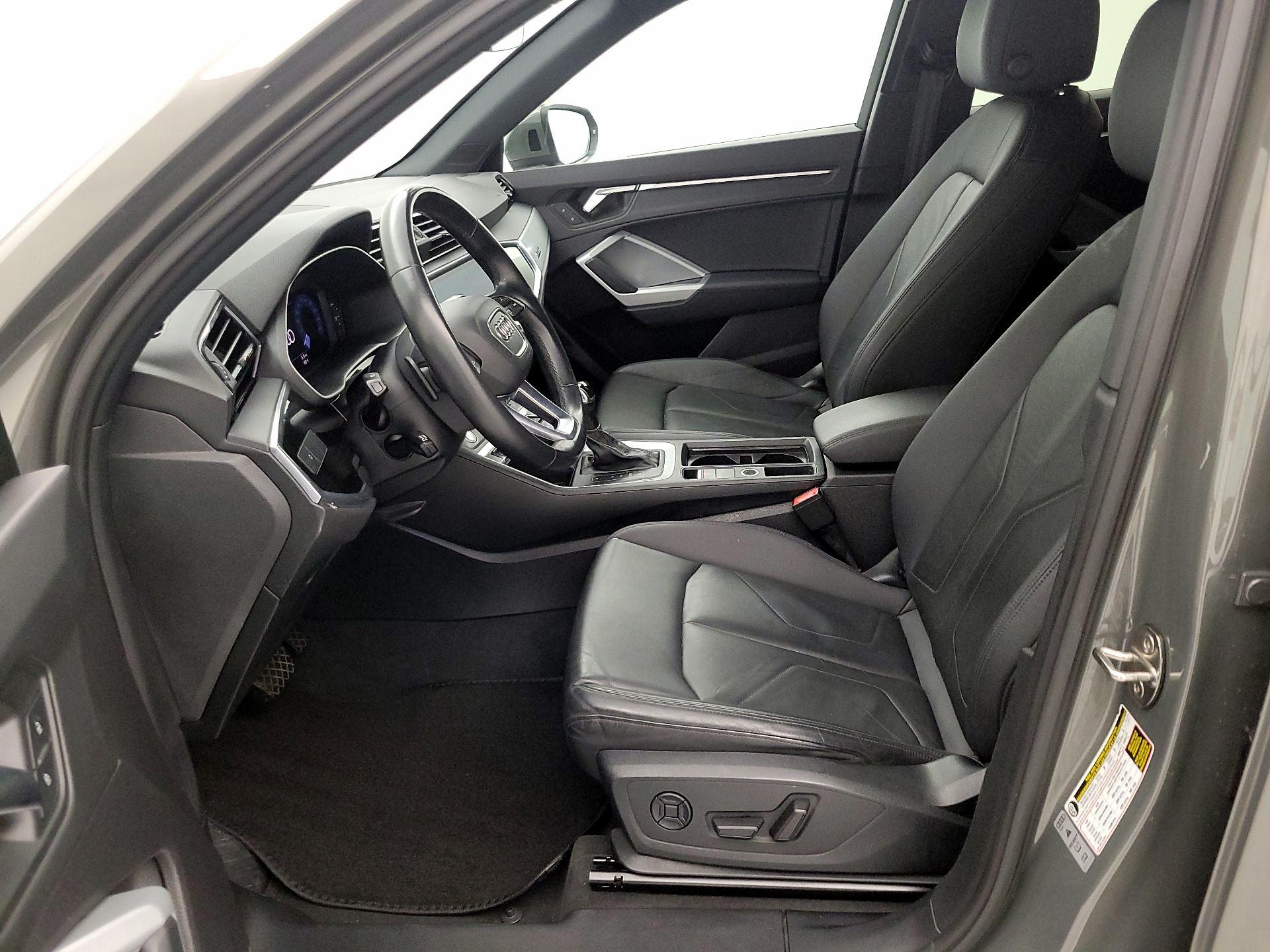 Thumbnail: 2021 Audi Q3 - 11
