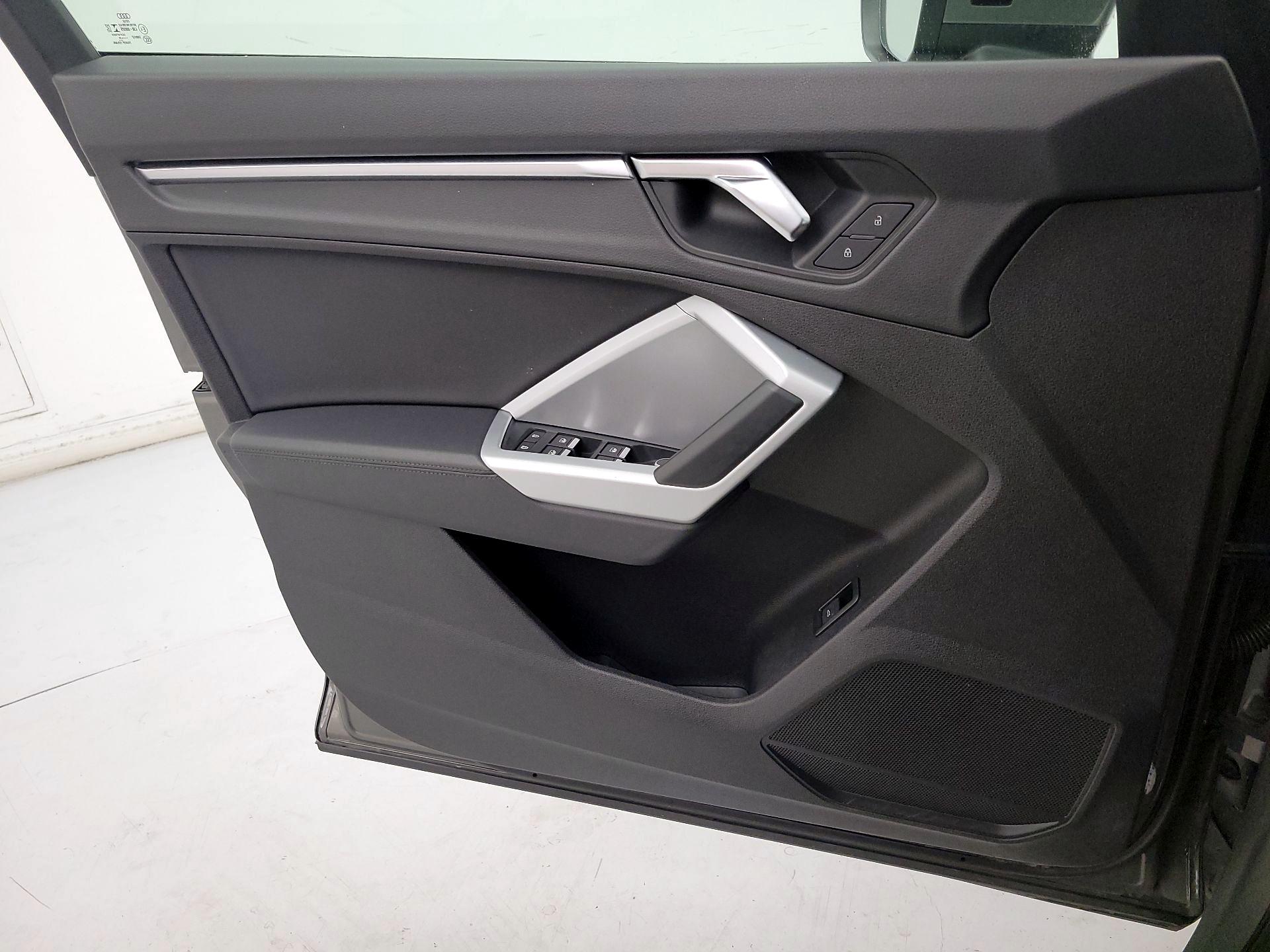 Thumbnail: 2021 Audi Q3 - 12