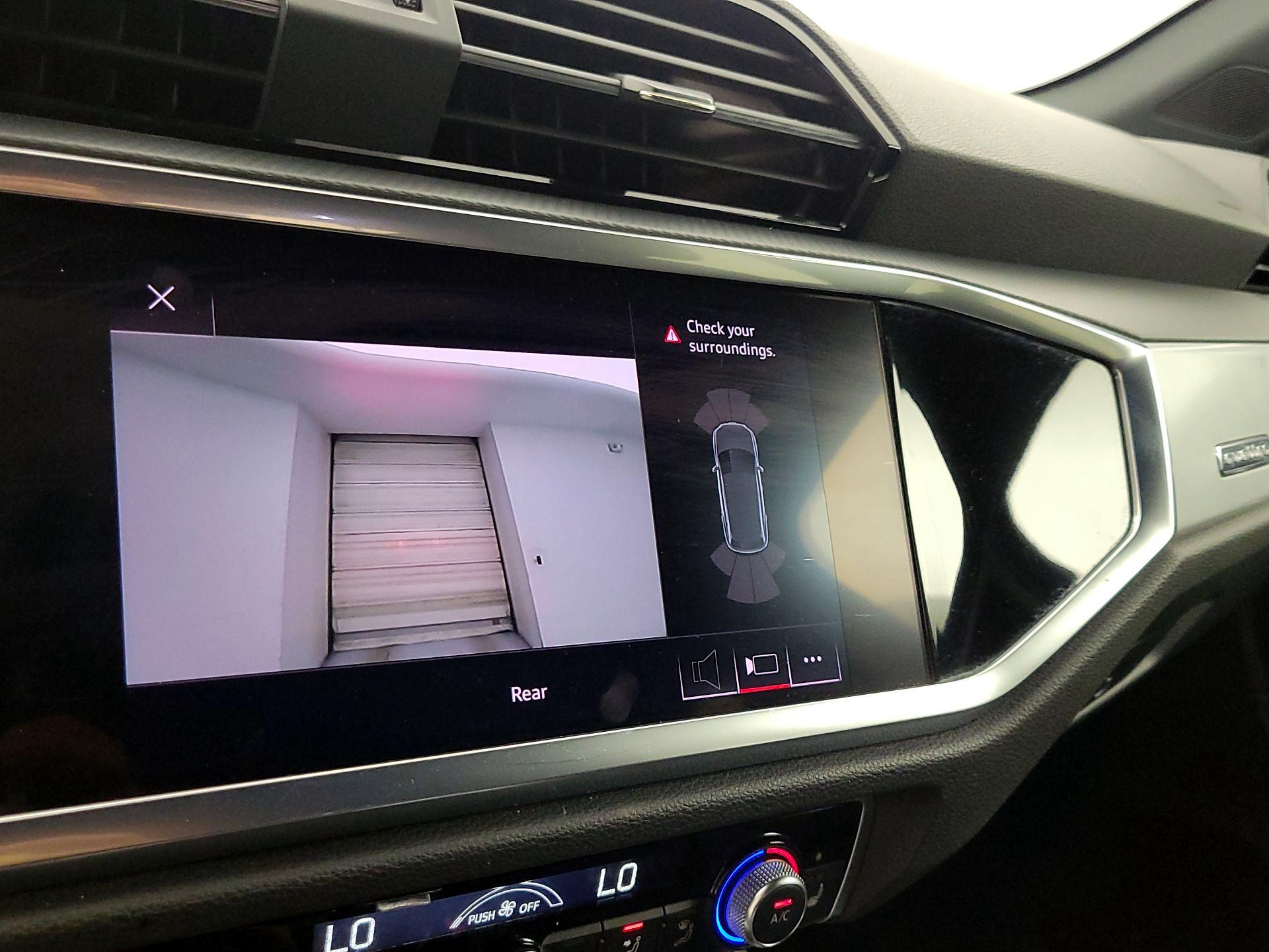 Thumbnail: 2021 Audi Q3 - 14