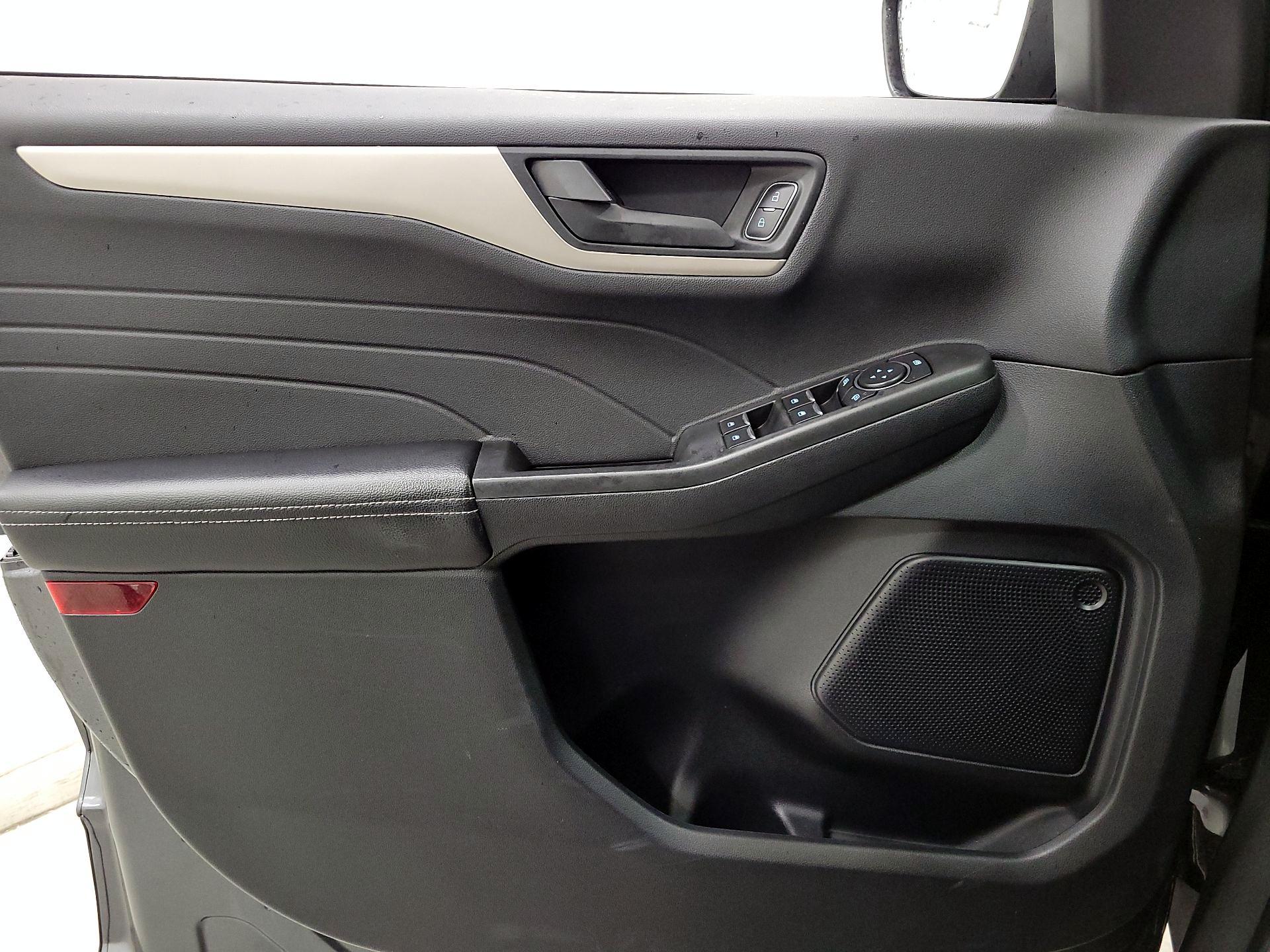 Thumbnail: 2022 Ford Escape - 12