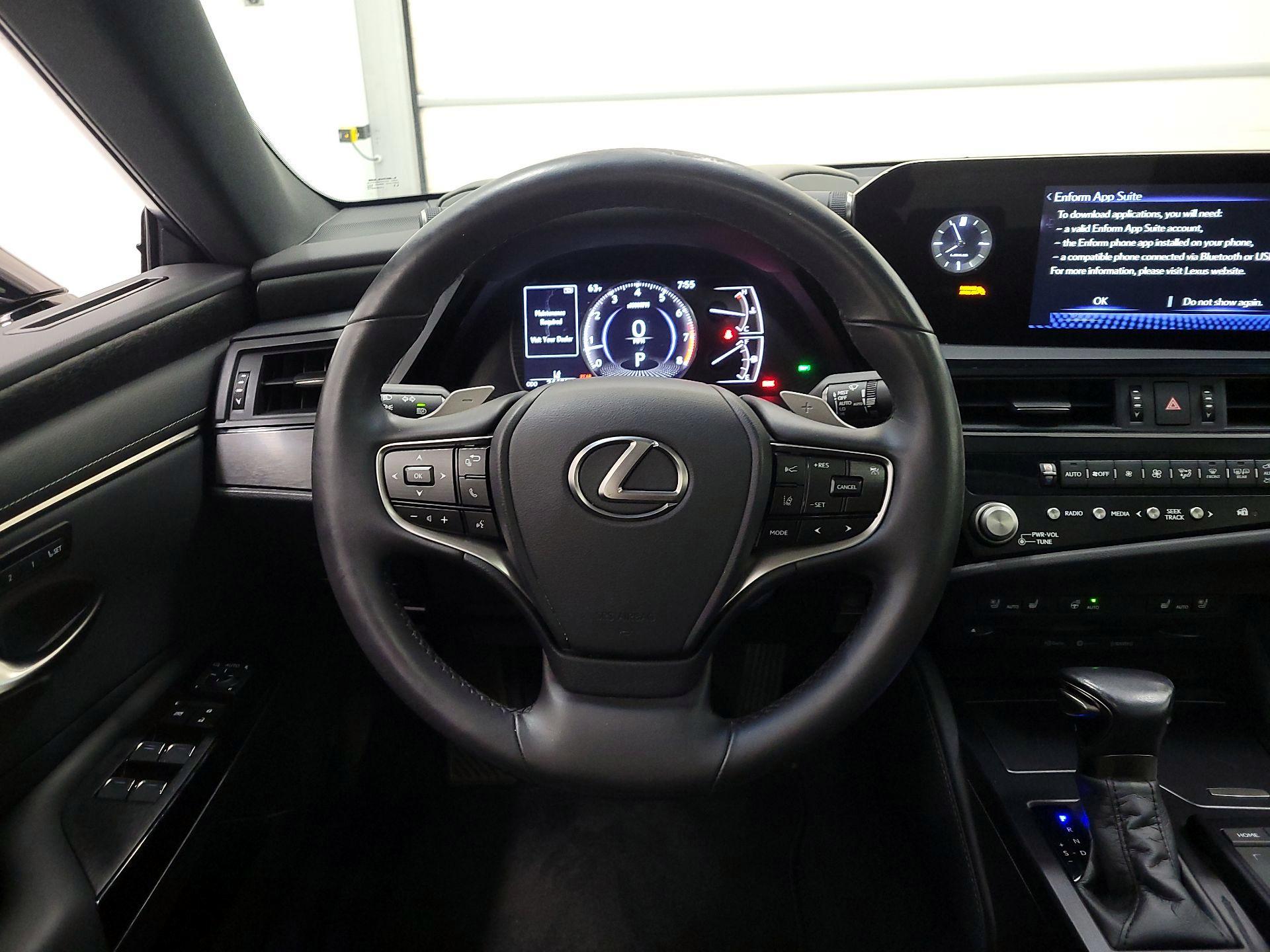 Thumbnail: 2022 Lexus ES - 10