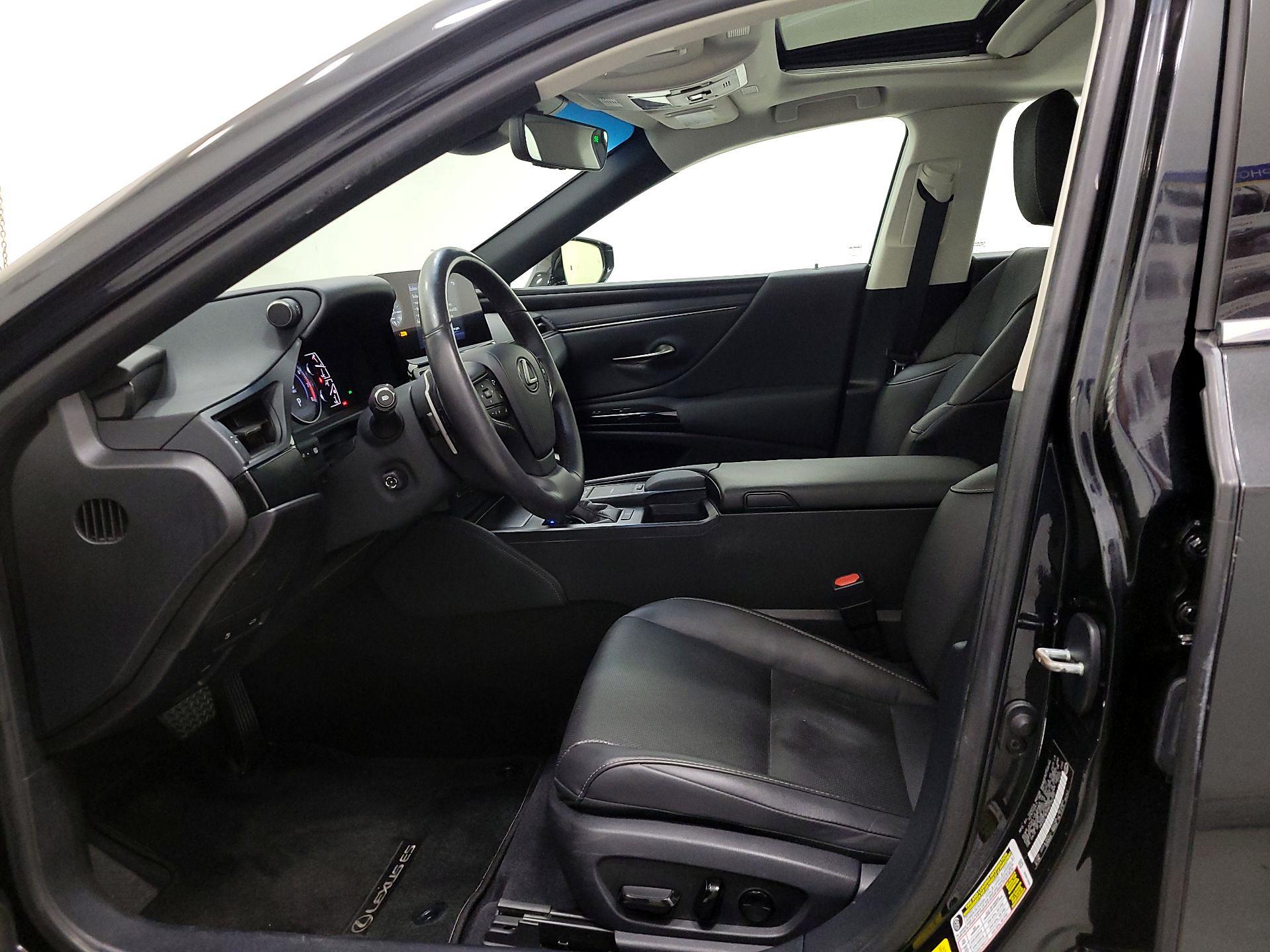 Thumbnail: 2022 Lexus ES - 11