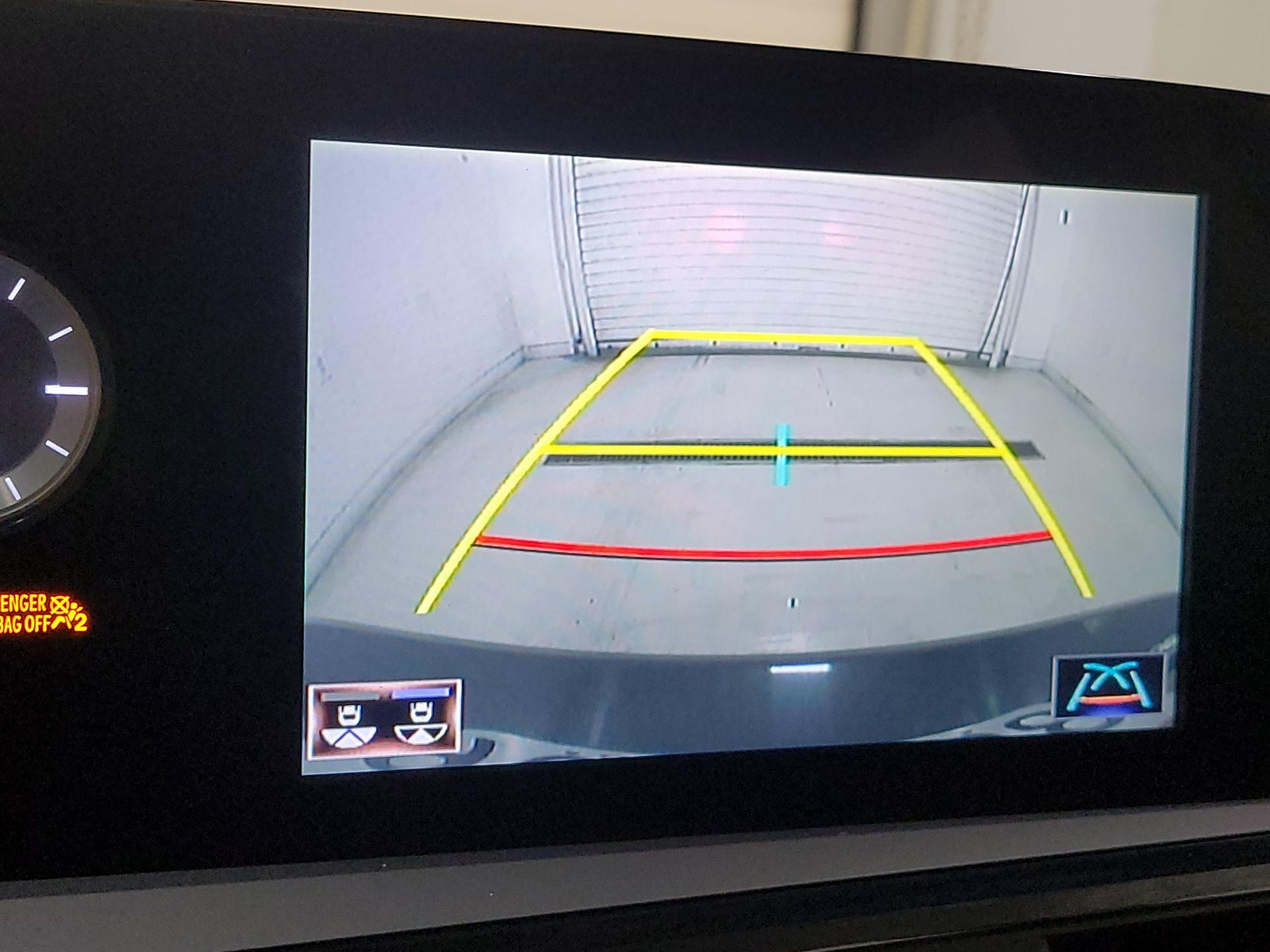 Thumbnail: 2022 Lexus ES - 14