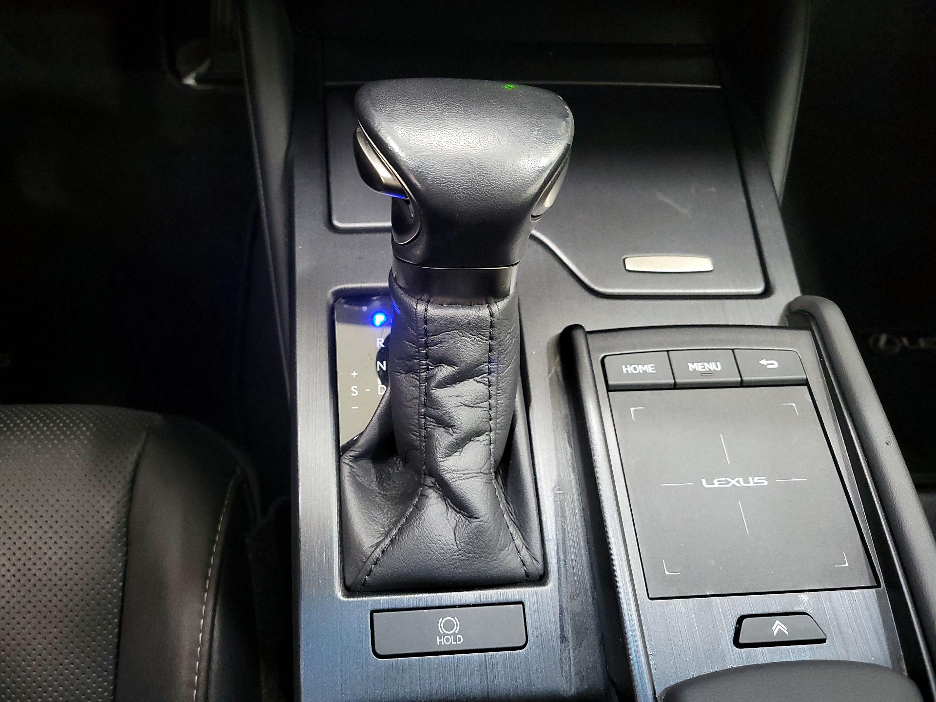 Thumbnail: 2022 Lexus ES - 17