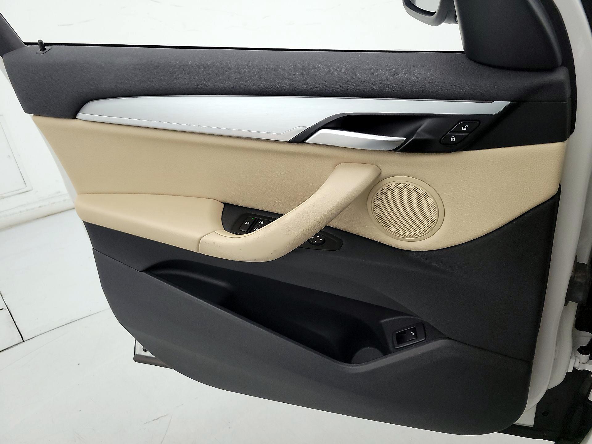 Thumbnail: 2017 BMW X1 - 12