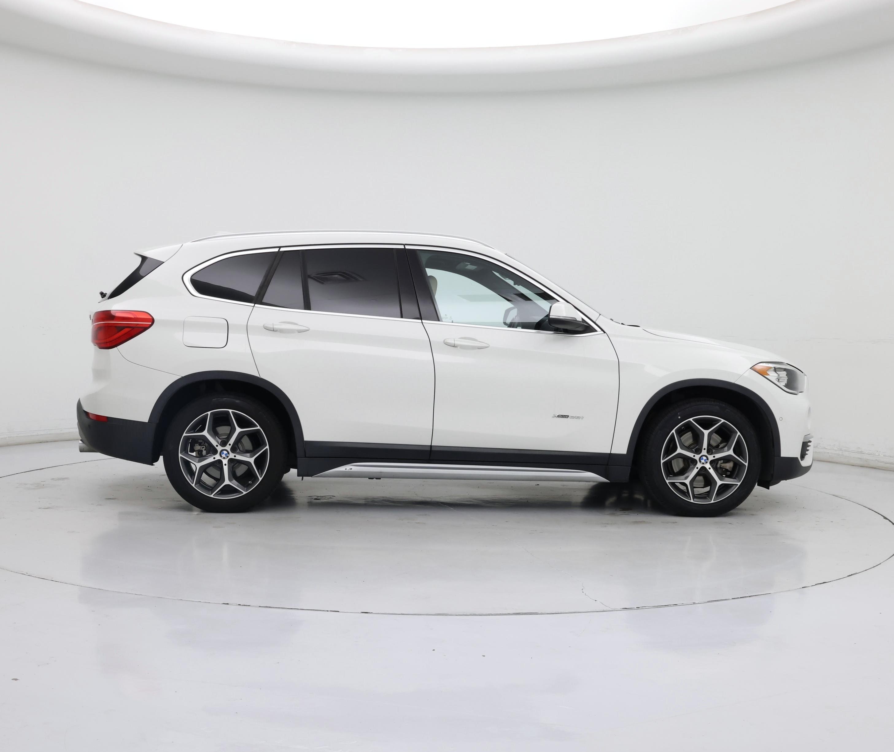 Thumbnail: 2017 BMW X1 - 7