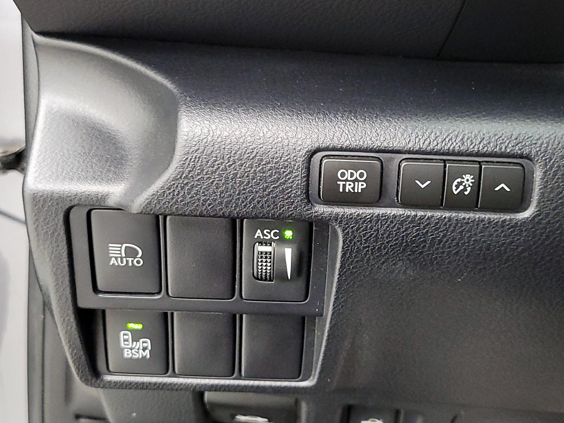 Thumbnail: 2018 Lexus IS - 13