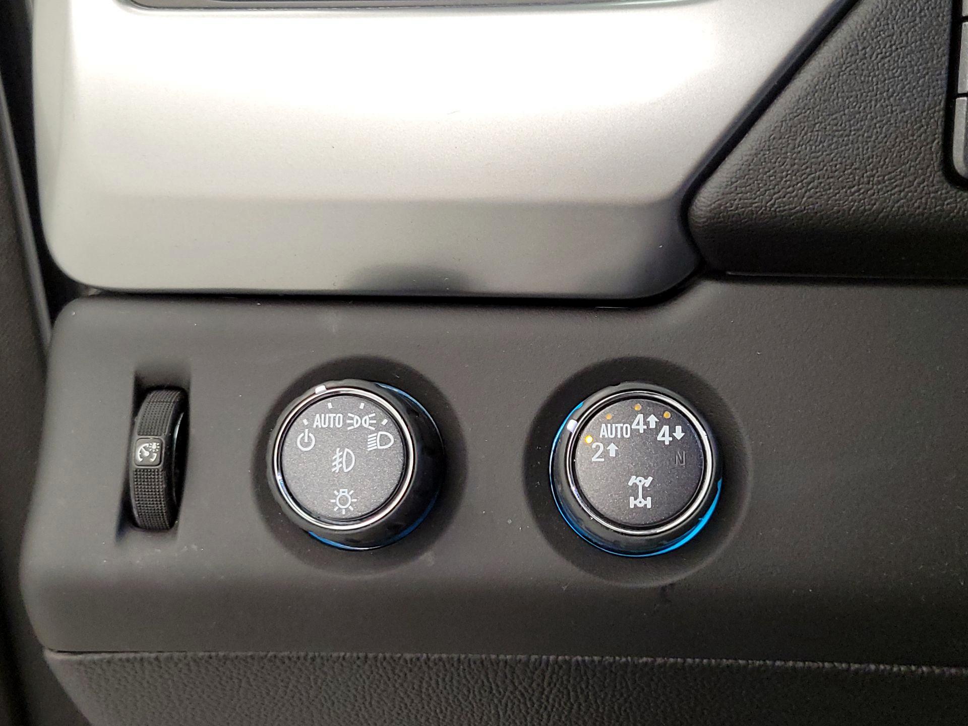 Thumbnail: 2019 Chevrolet Tahoe - 13