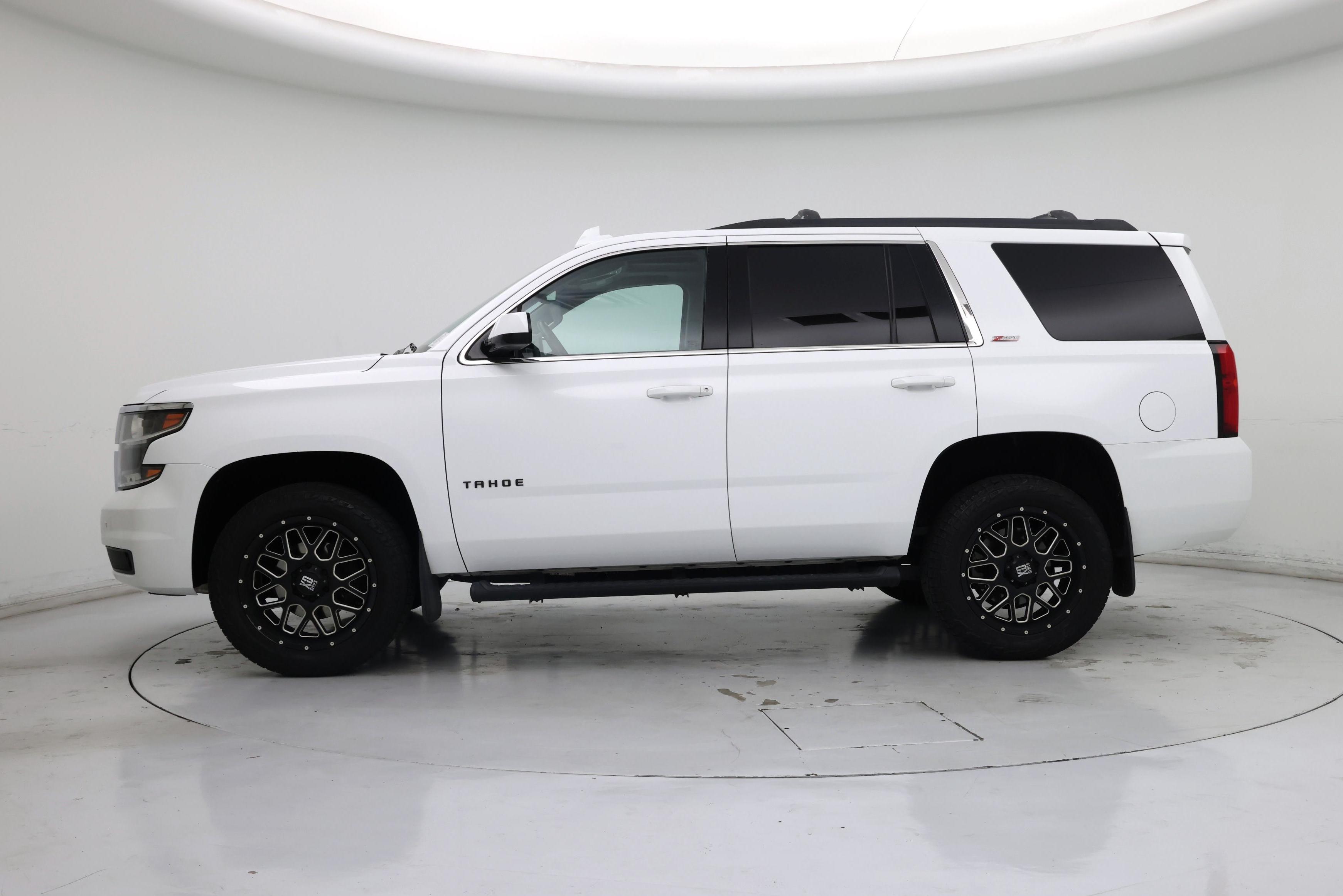 Thumbnail: 2019 Chevrolet Tahoe - 3
