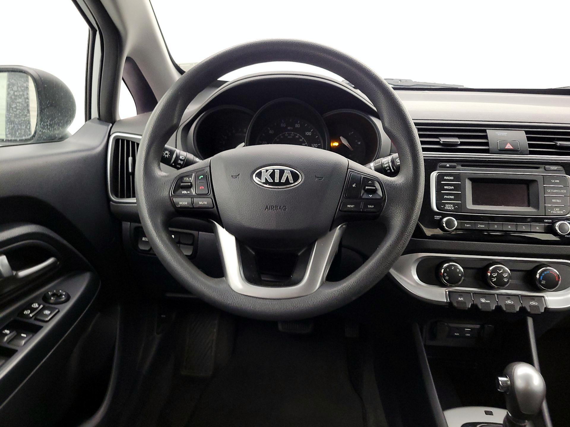 Thumbnail: 2016 Kia Rio - 10