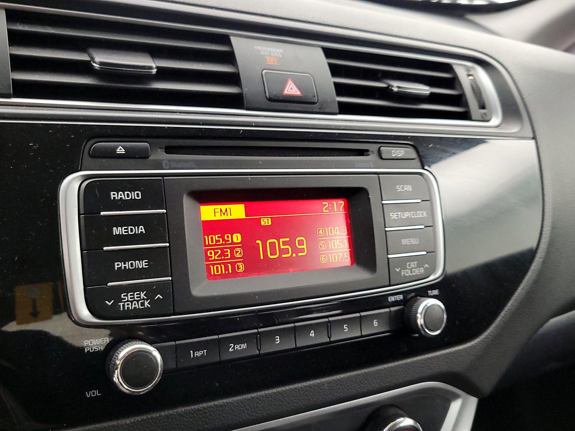 Thumbnail: 2016 Kia Rio - 14