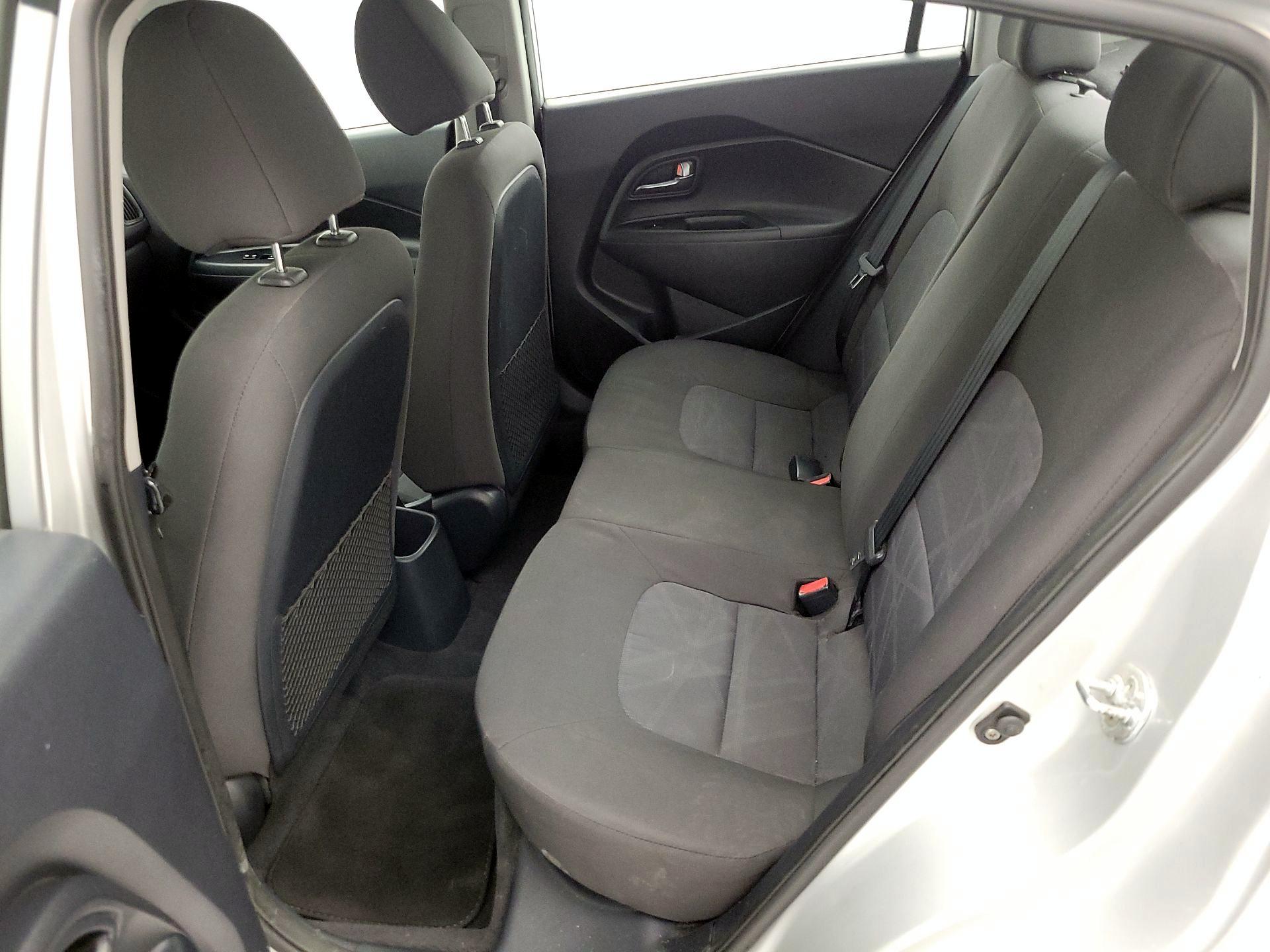 Thumbnail: 2016 Kia Rio - 18