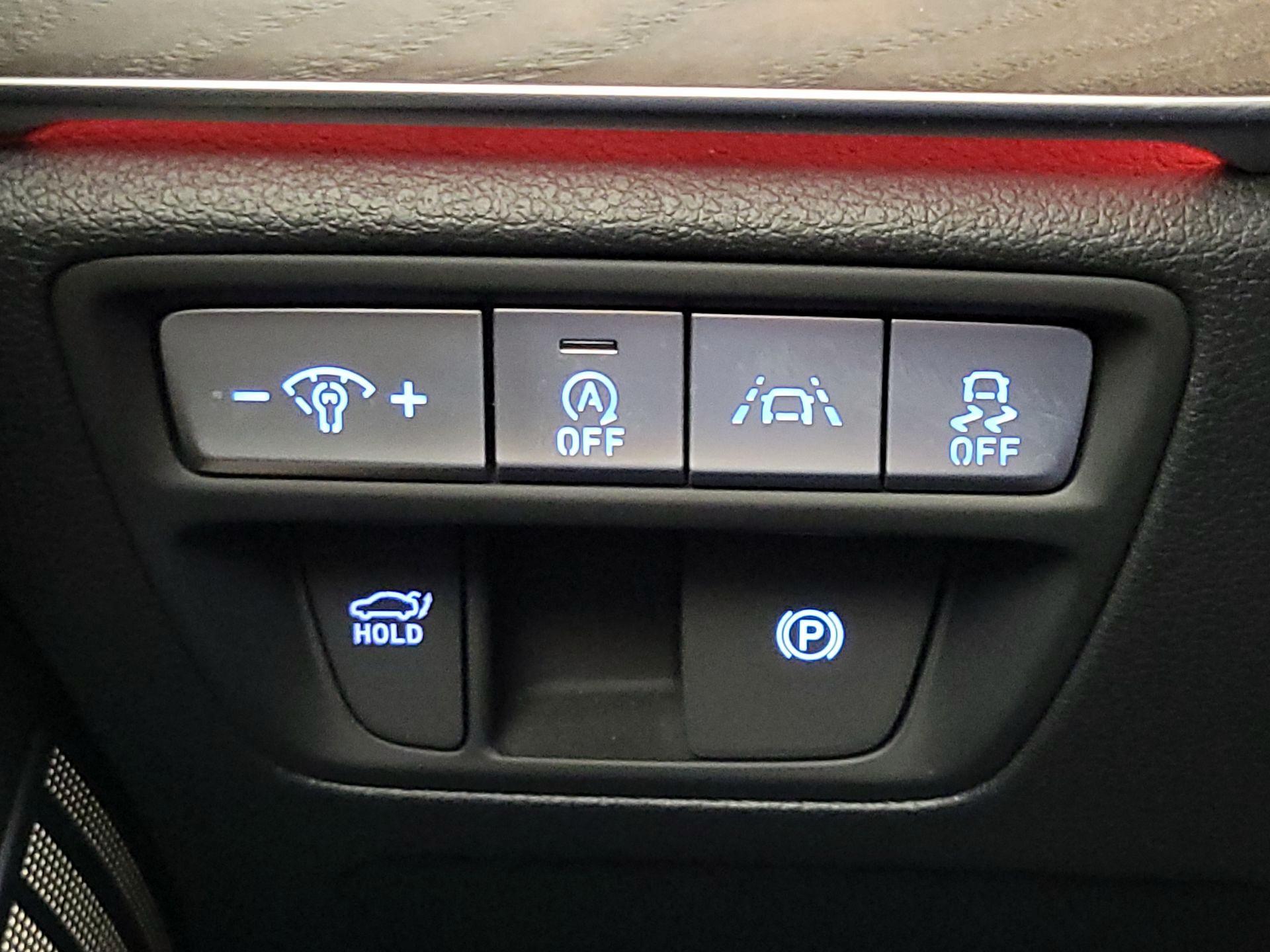 Thumbnail: 2021 Genesis G80 - 13