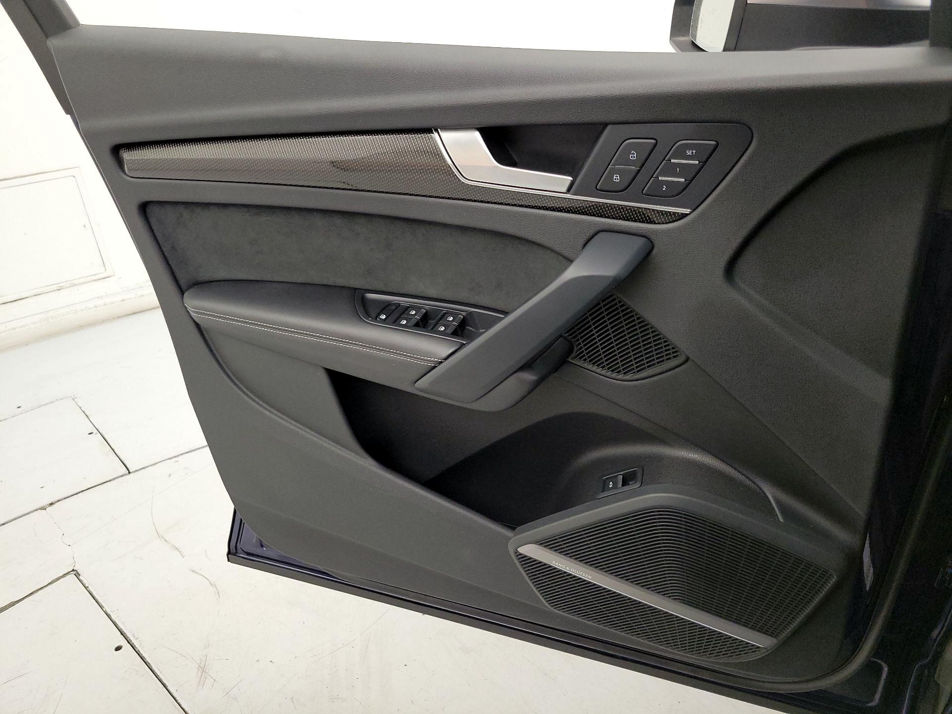 Thumbnail: 2018 Audi SQ5 - 12