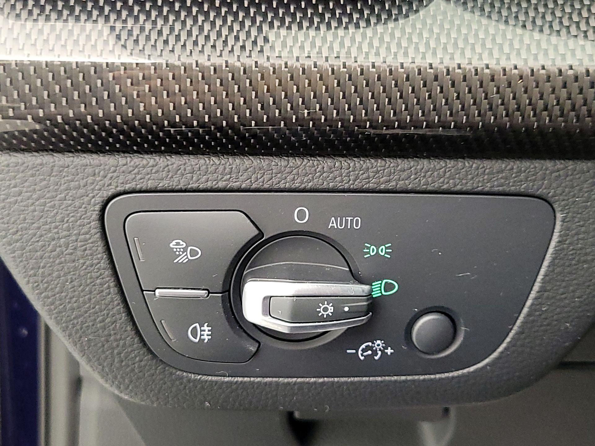 Thumbnail: 2018 Audi SQ5 - 13