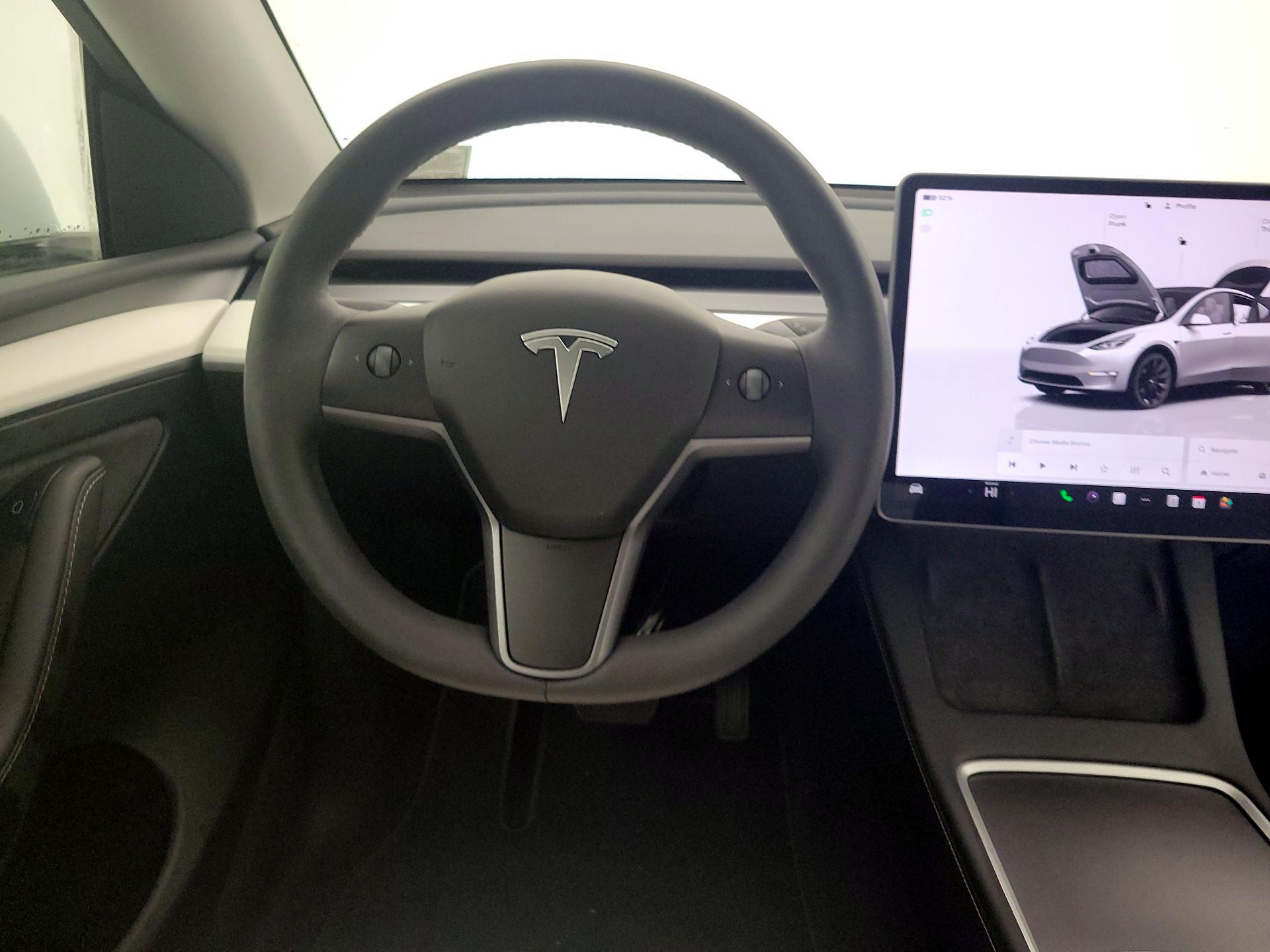 Thumbnail: 2023 Tesla Model Y - 10