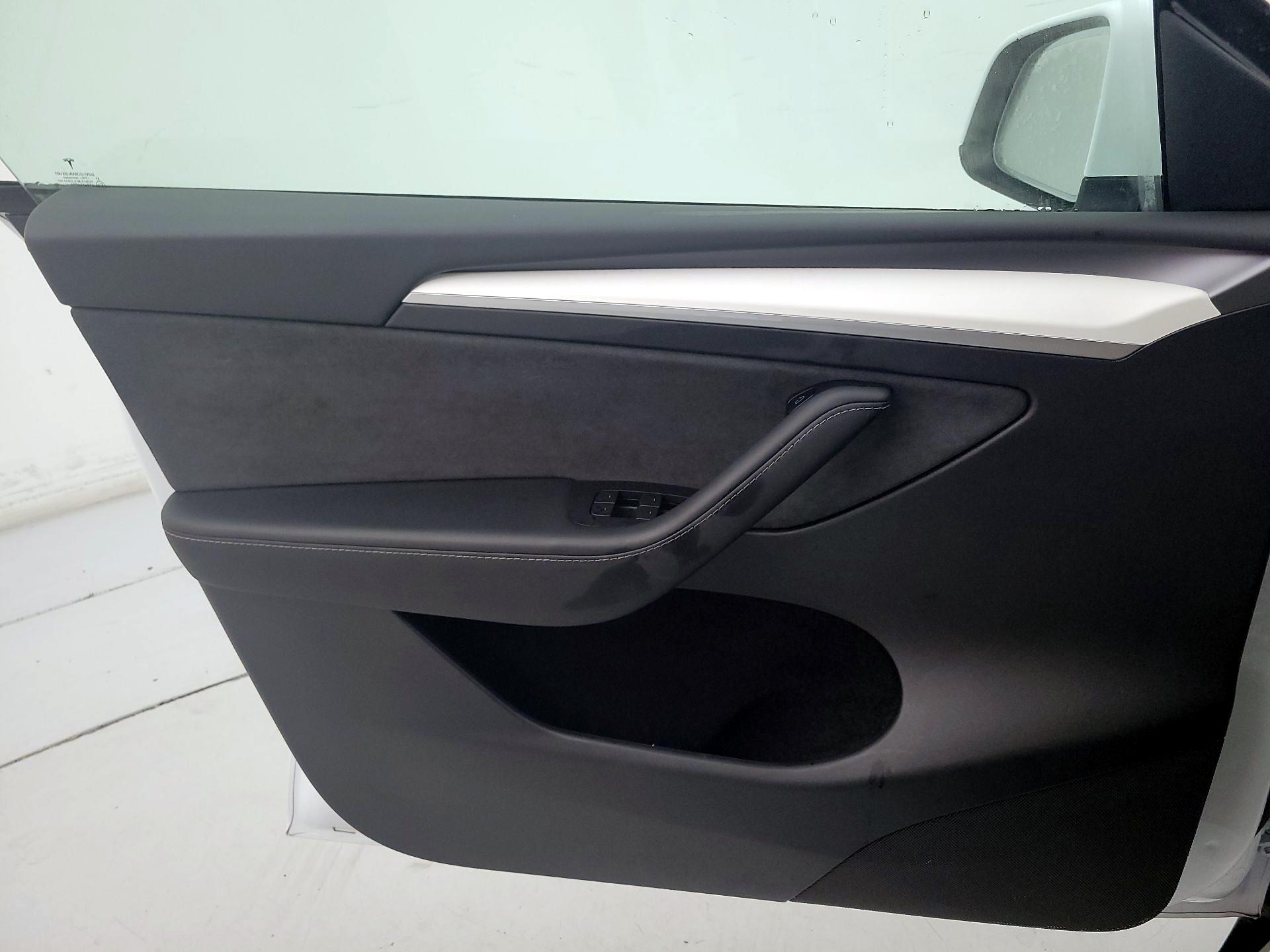 Thumbnail: 2023 Tesla Model Y - 12