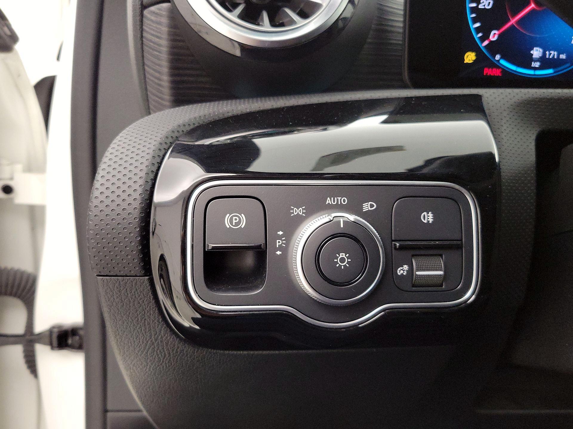 Thumbnail: 2022 Mercedes-Benz A-Class - 13